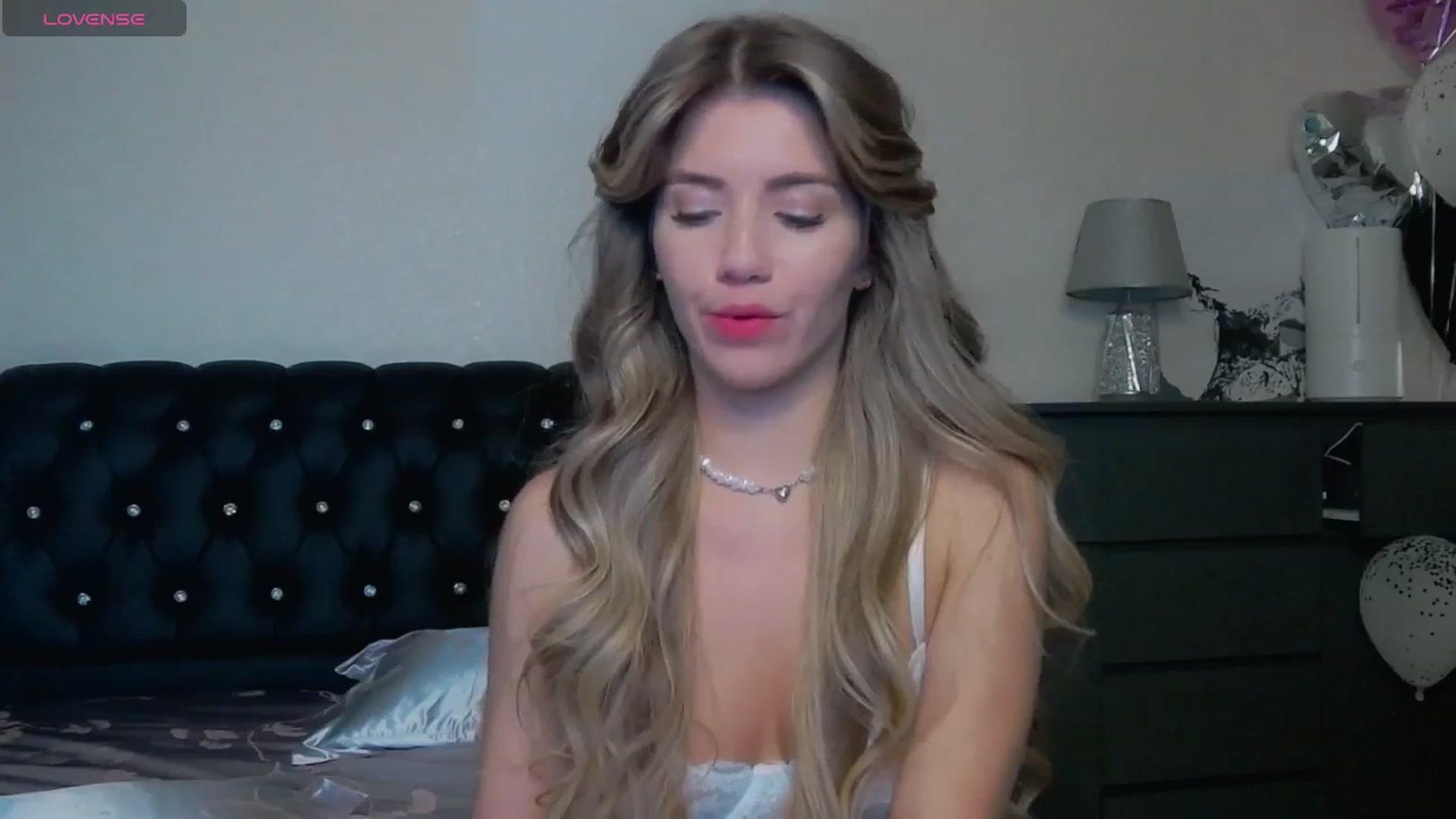 Gallery image thumbnail from KilianSou's myfreecams stream on, 04/19/2025, 08:06 image 15 of 20