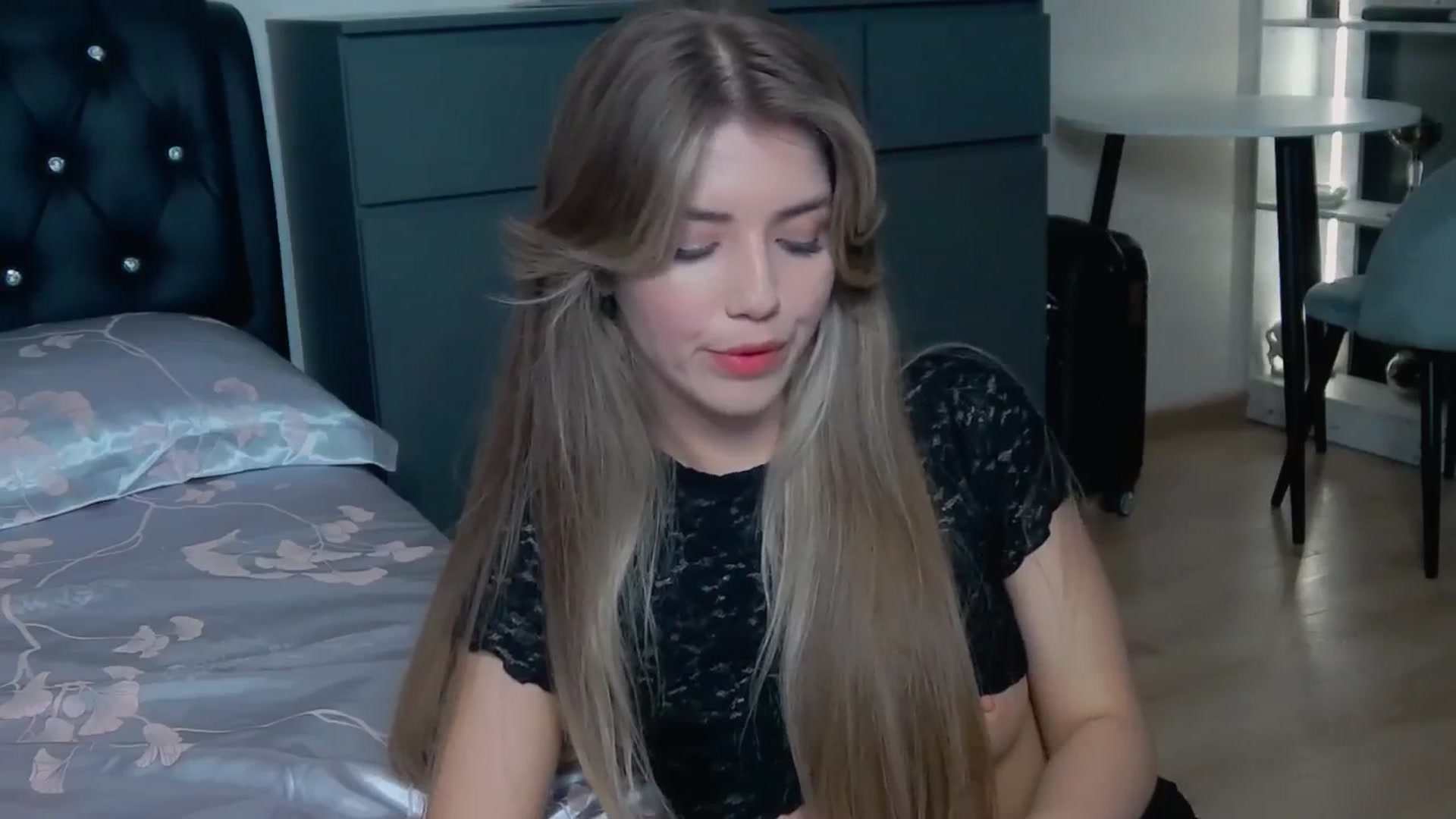 Gallery image thumbnail from KilianSou's myfreecams stream on, 04/22/2025, 08:15 image 11 of 20