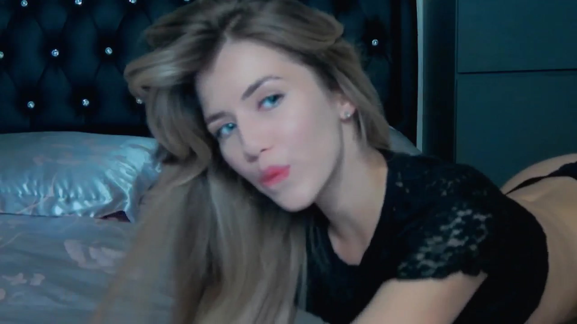 Gallery image thumbnail from KilianSou's myfreecams stream on, 04/22/2025, 08:15 image 18 of 20