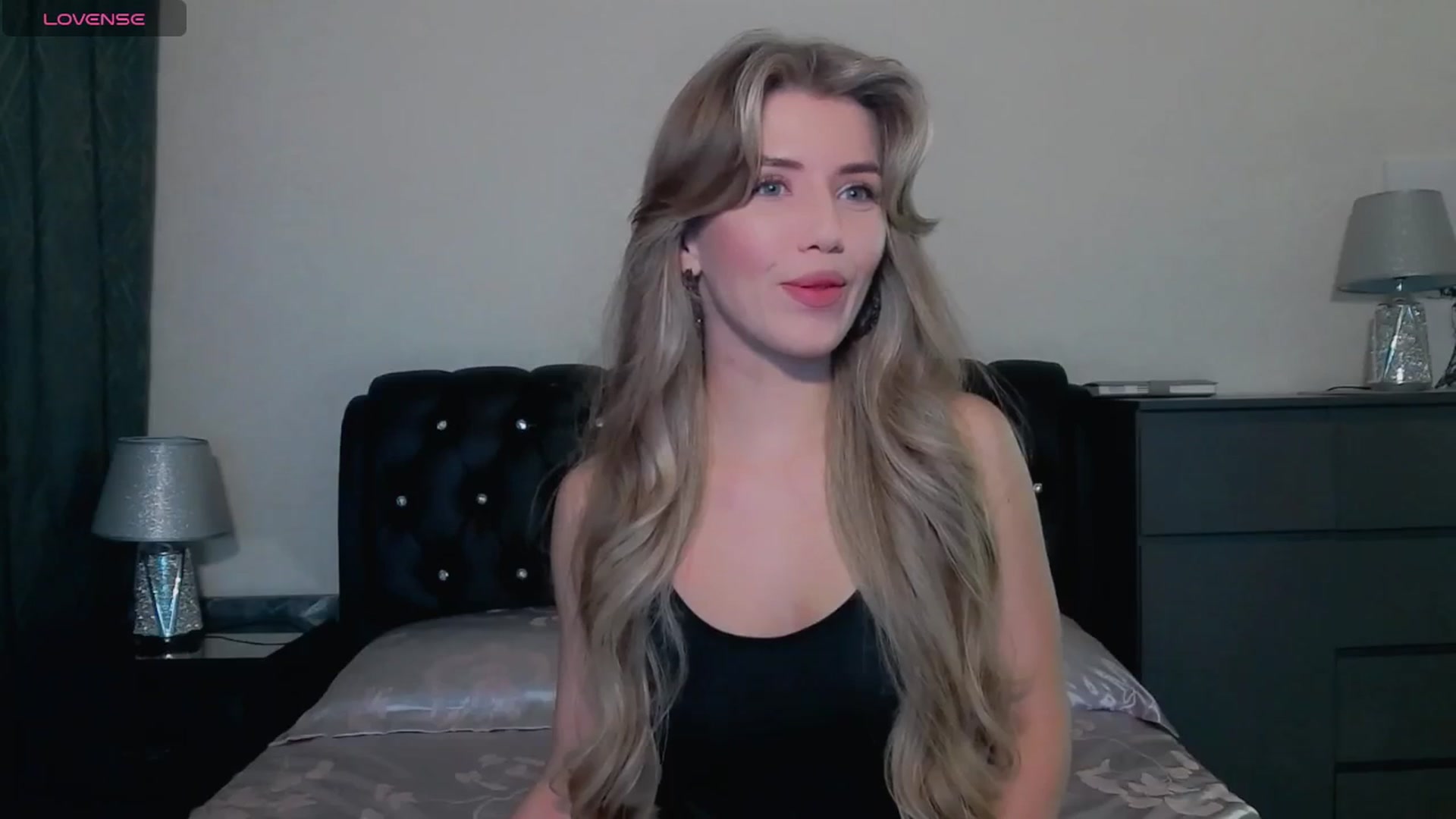 Gallery image thumbnail from KilianSou's myfreecams stream on, 04/29/2025, 24:06 image 5 of 20