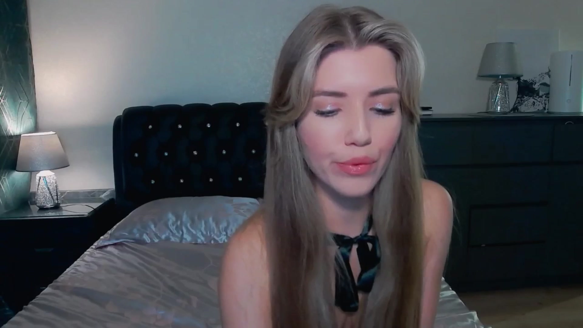 Gallery image thumbnail from KilianSou's myfreecams stream on, 05/02/2025, 09:15 image 12 of 20