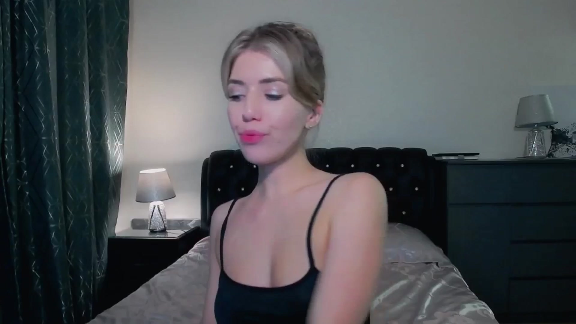 Gallery image thumbnail from KilianSou's myfreecams stream on, 05/03/2025, 11:35 image 19 of 20