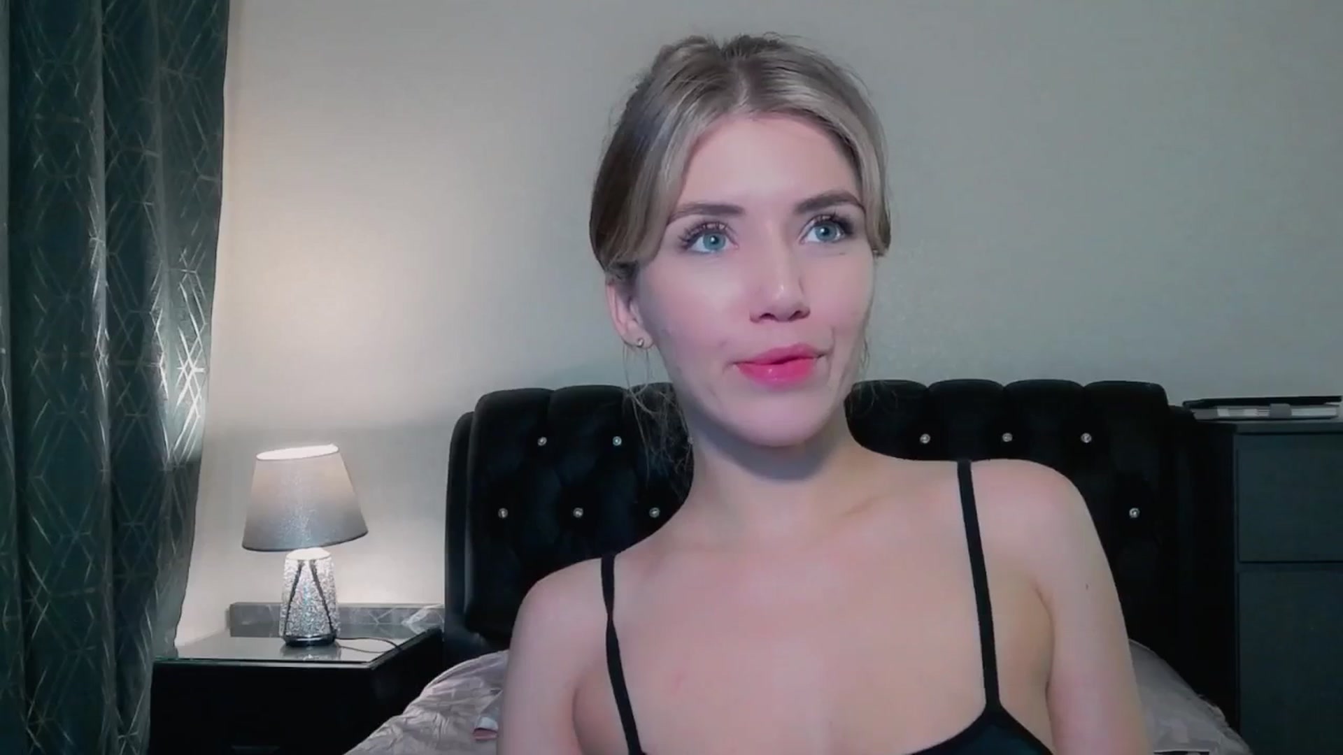Gallery image thumbnail from KilianSou's myfreecams stream on, 05/03/2025, 11:35 image 11 of 20