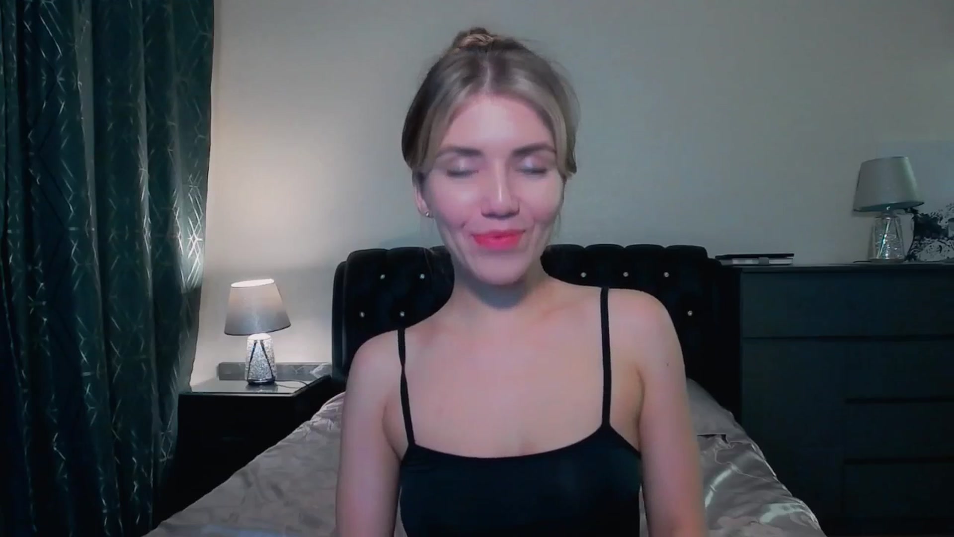 Gallery image thumbnail from KilianSou's myfreecams stream on, 05/03/2025, 11:35 image 16 of 20