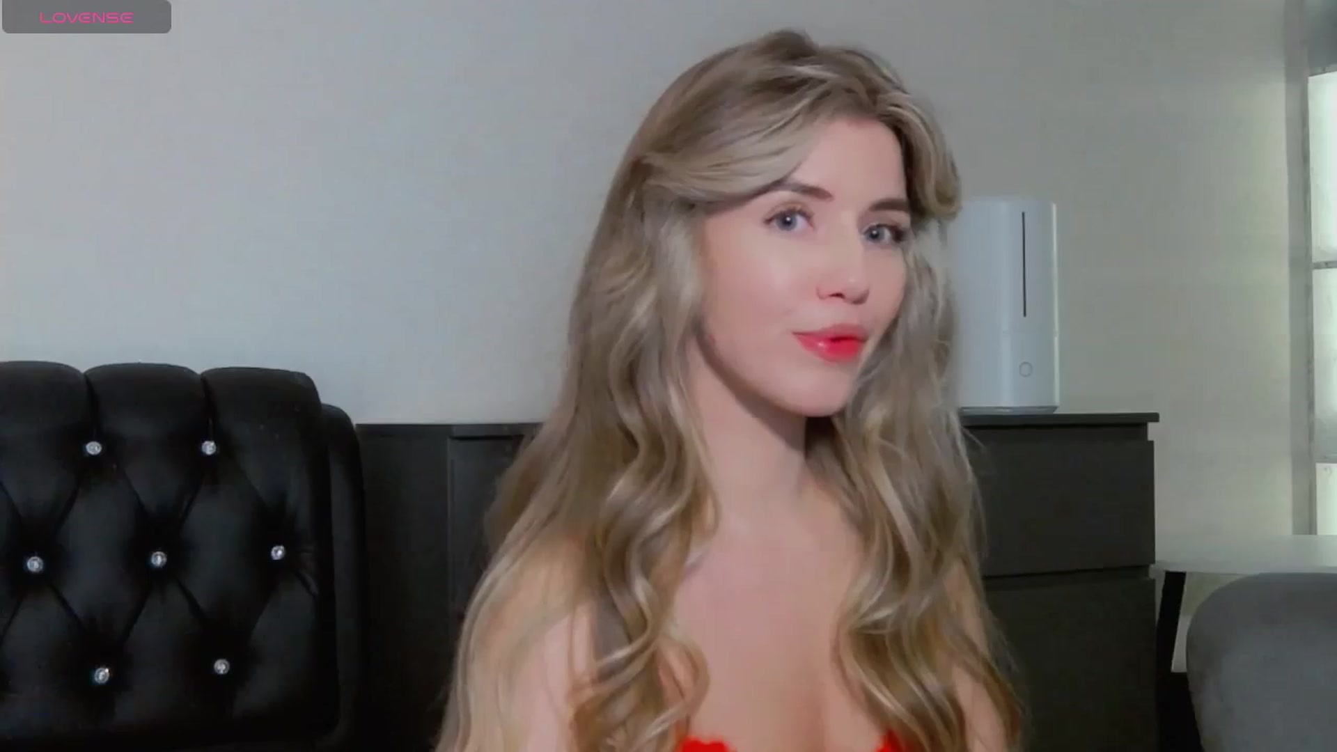 Gallery image thumbnail from KilianSou's myfreecams stream on, 05/14/2025, 04:15 image 18 of 20