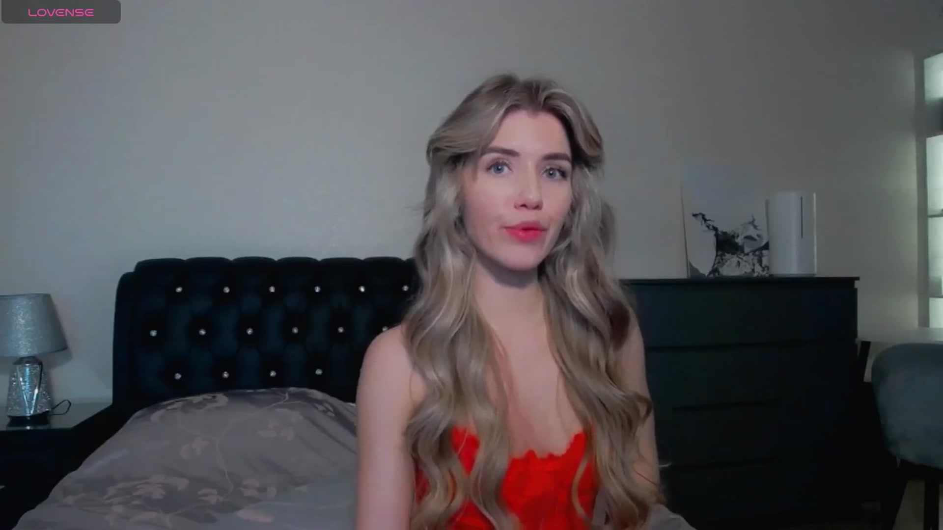 Gallery image thumbnail from KilianSou's myfreecams stream on, 05/14/2025, 05:25 image 8 of 20