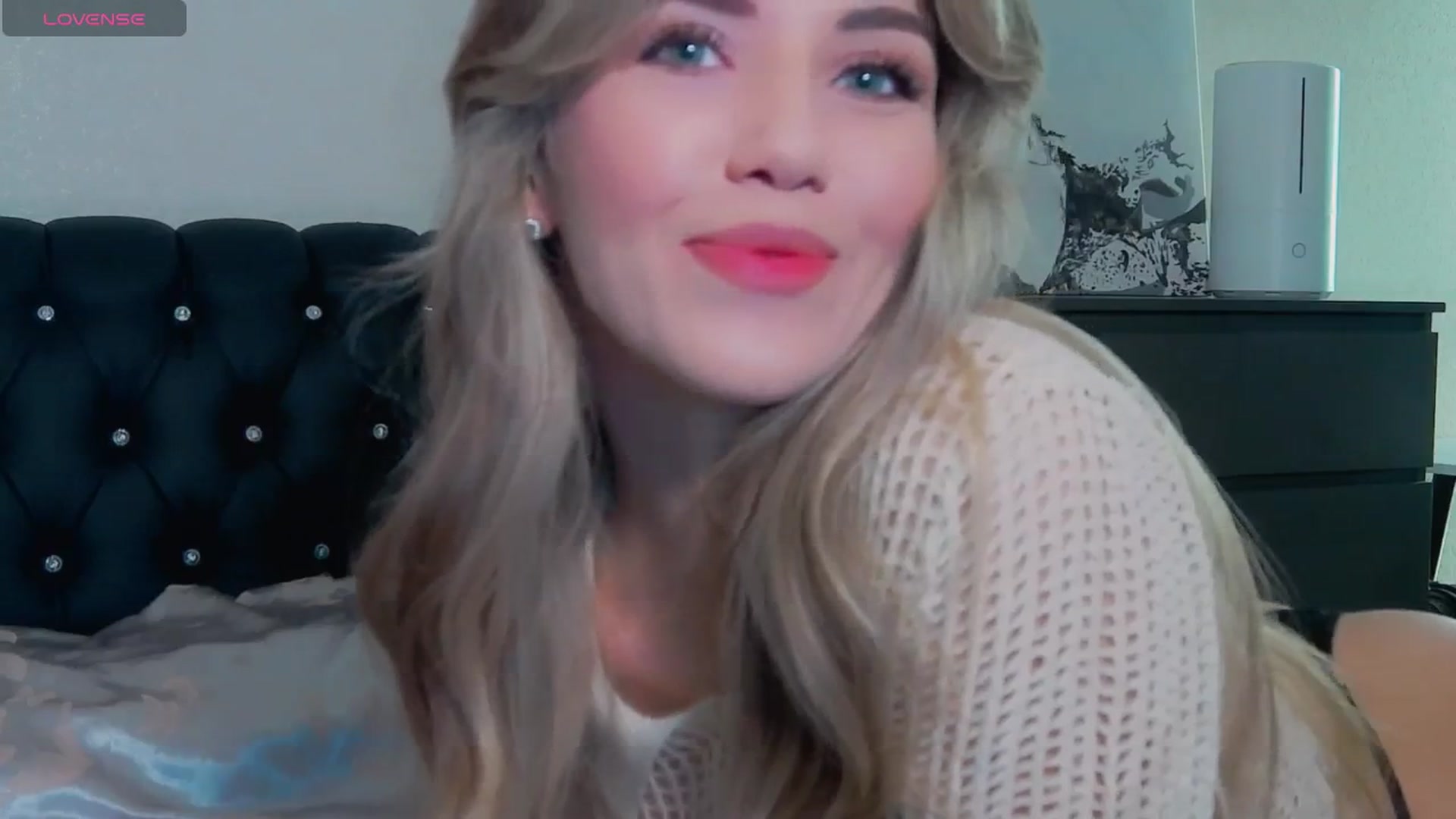 Gallery image thumbnail from KilianSou's myfreecams stream on, 05/15/2025, 24:02 image 13 of 20