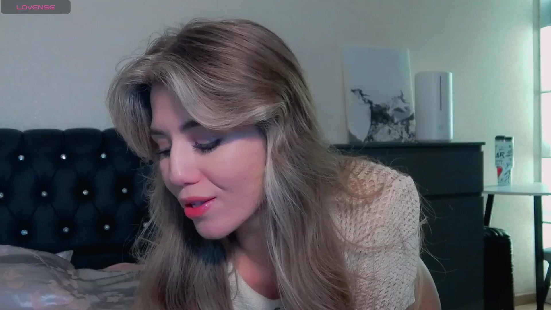 Gallery image thumbnail from KilianSou's myfreecams stream on, 05/15/2025, 06:17 image 10 of 20