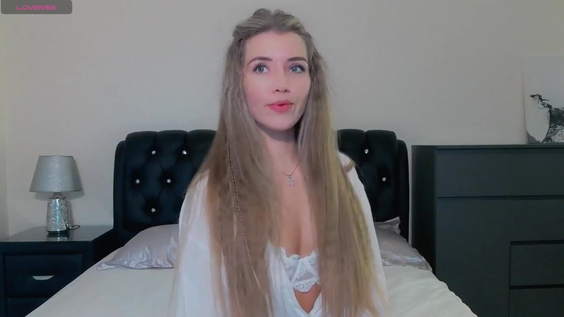Gallery image thumbnail from KilianSou's myfreecams stream on, 05/18/2025, 09:28 image 6 of 20