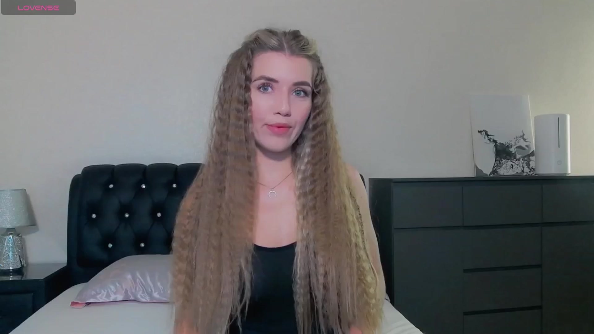 Gallery image thumbnail from KilianSou's myfreecams stream on, 05/19/2025, 03:55 image 15 of 20