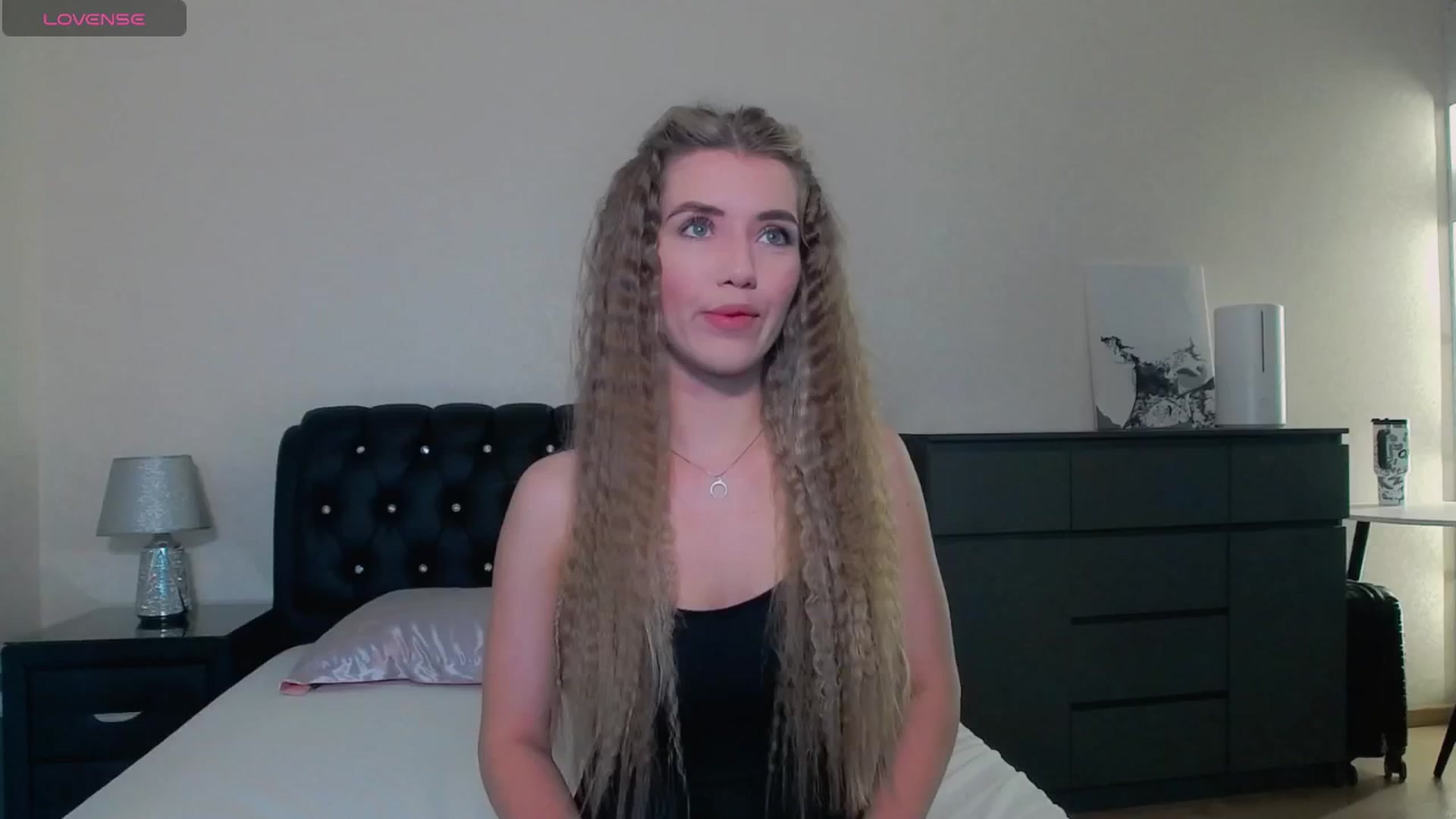 Gallery image thumbnail from KilianSou's myfreecams stream on, 05/19/2025, 03:55 image 1 of 20