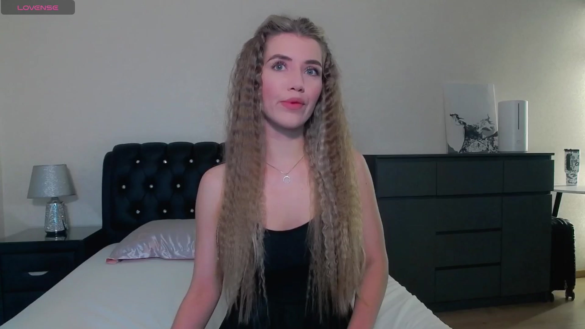 Gallery image thumbnail from KilianSou's myfreecams stream on, 05/19/2025, 03:55 image 3 of 20