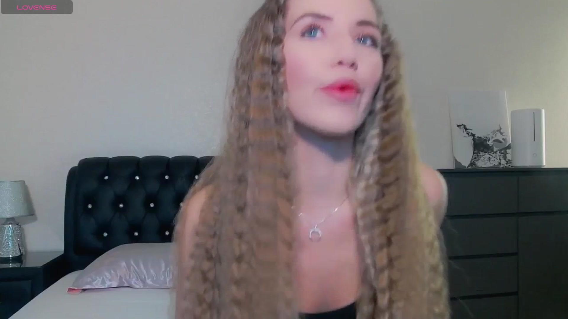 Gallery image thumbnail from KilianSou's myfreecams stream on, 05/19/2025, 03:55 image 8 of 20