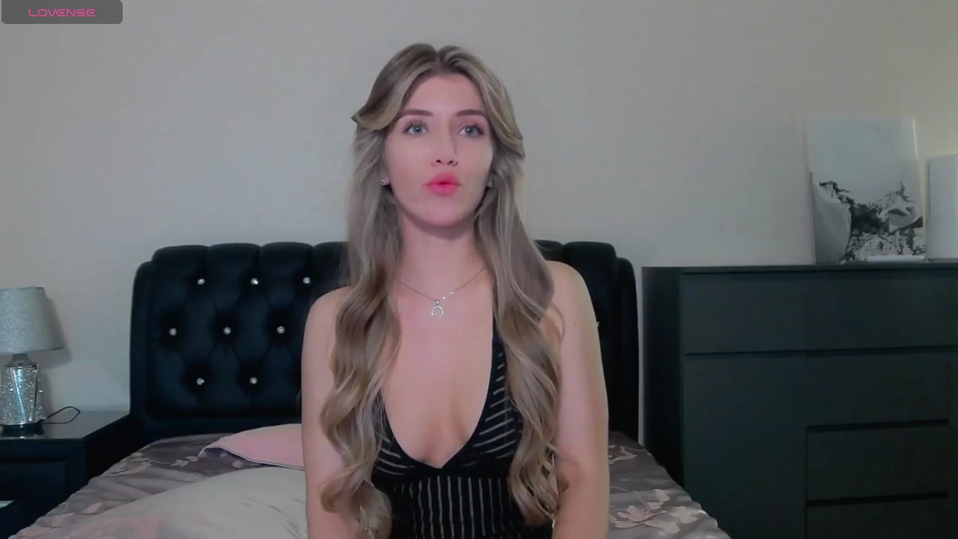 Gallery image thumbnail from KilianSou's myfreecams stream on, 05/25/2025, 08:17 image 9 of 20