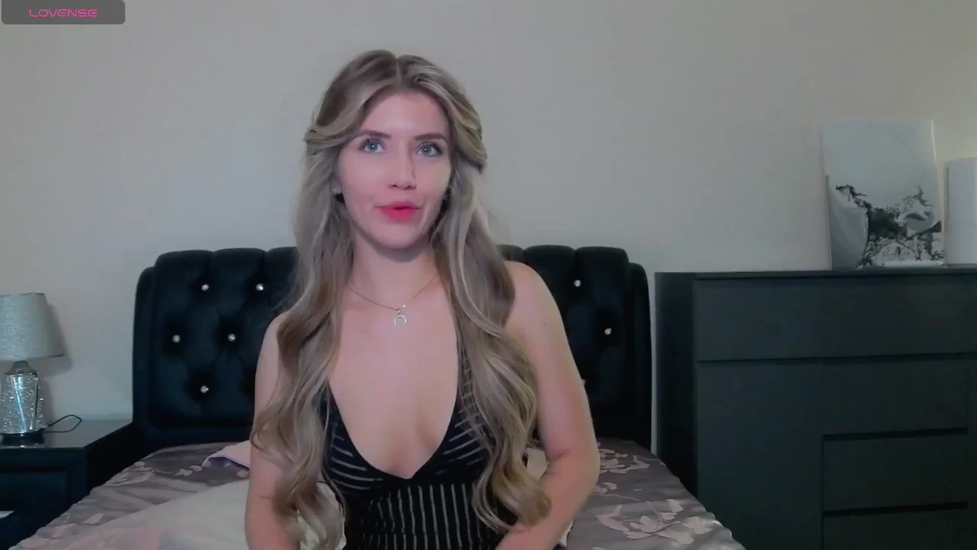 Gallery image thumbnail from KilianSou's myfreecams stream on, 05/25/2025, 08:17 image 18 of 20