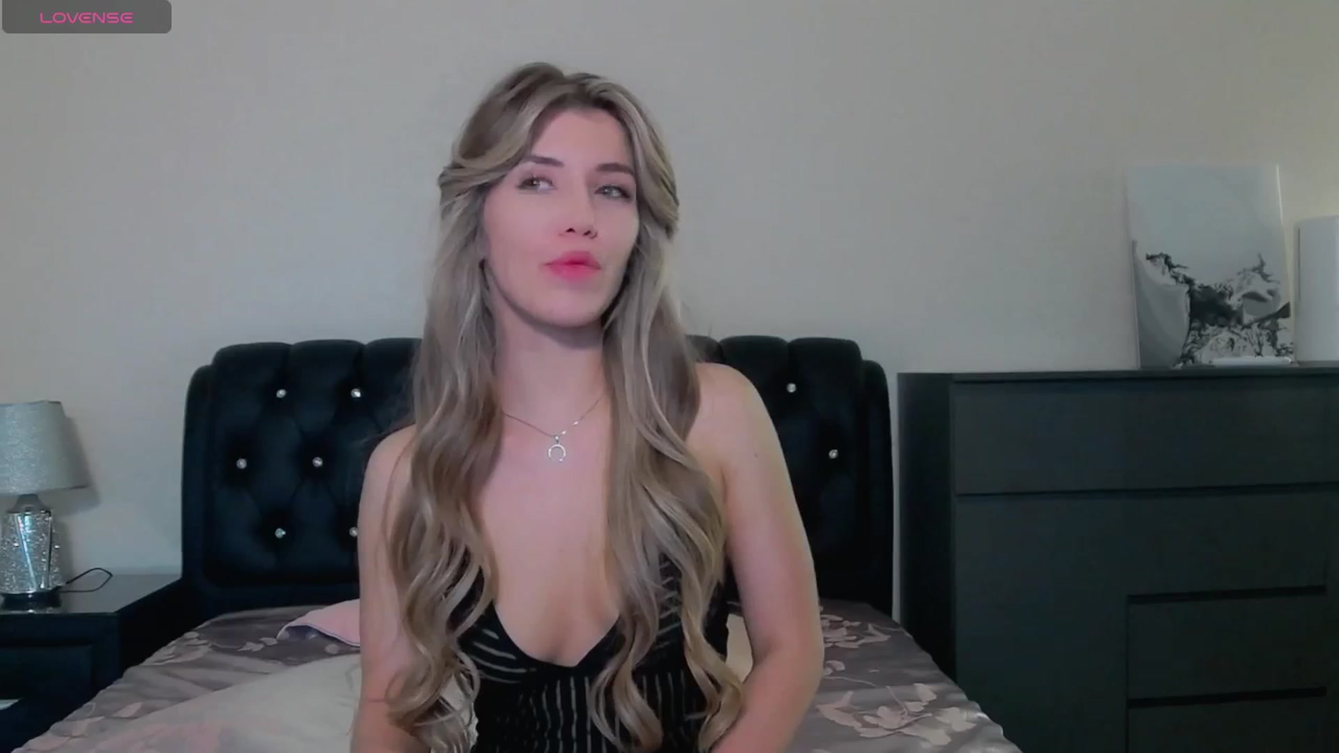 Gallery image thumbnail from KilianSou's myfreecams stream on, 05/25/2025, 08:17 image 19 of 20