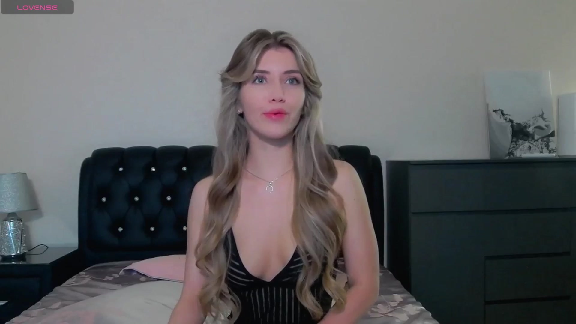 Gallery image thumbnail from KilianSou's myfreecams stream on, 05/25/2025, 08:17 image 15 of 20