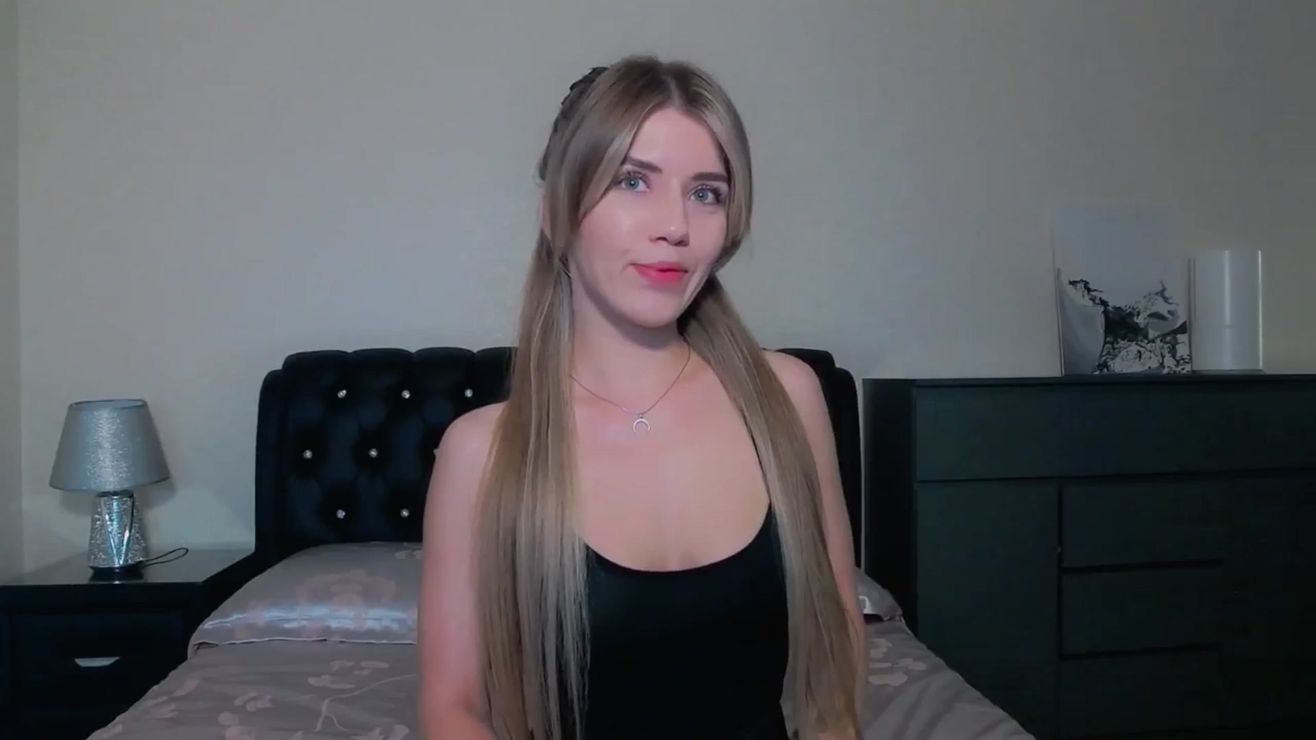 Gallery image thumbnail from KilianSou's myfreecams stream on, 05/27/2025, 10:55 image 9 of 20