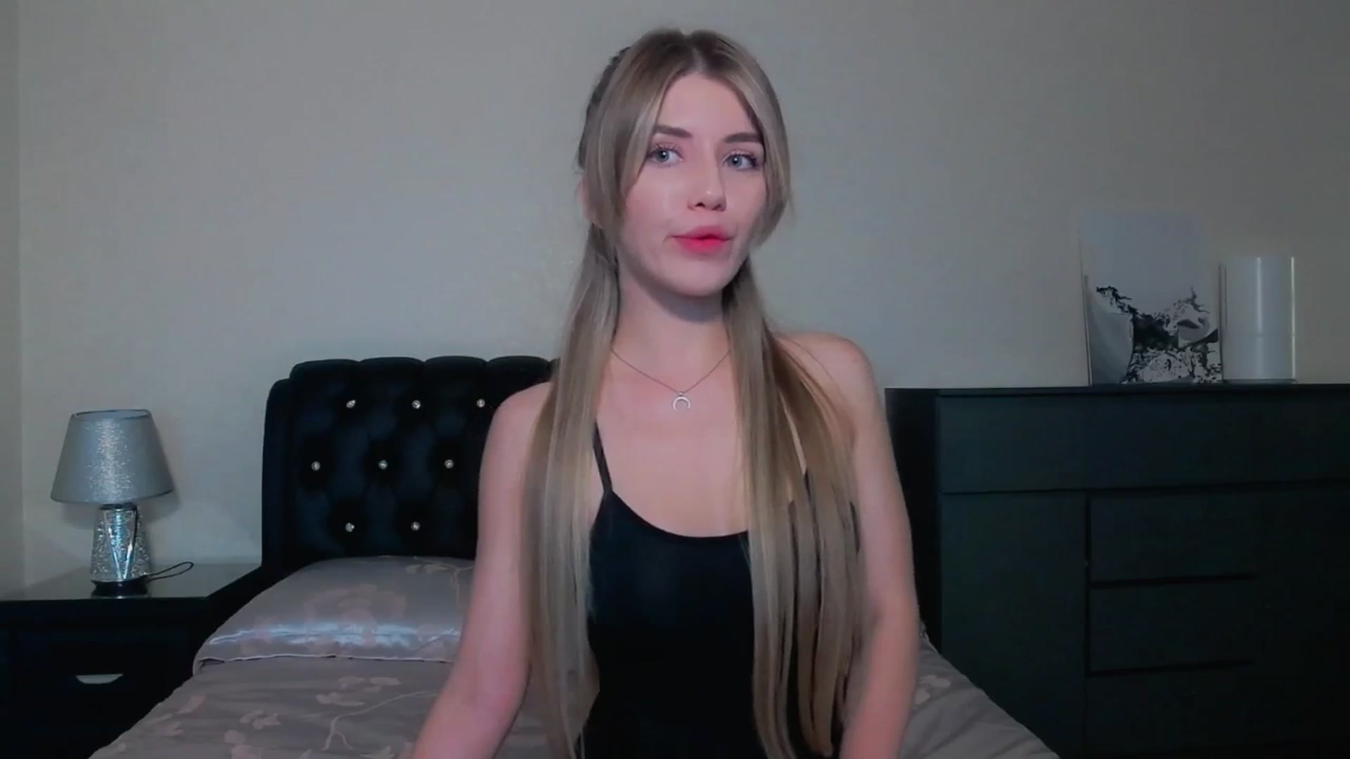 Gallery image thumbnail from KilianSou's myfreecams stream on, 05/27/2025, 10:55 image 18 of 20