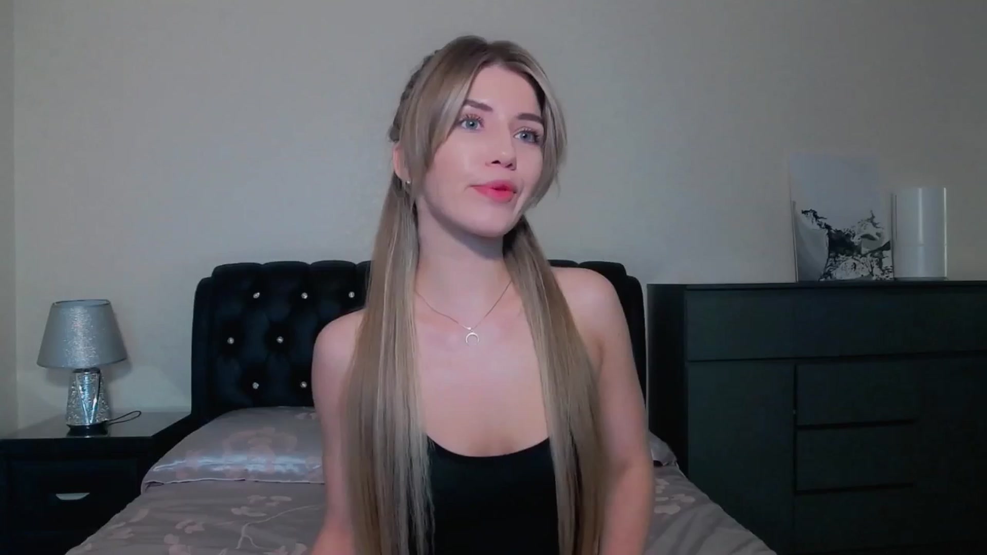 Gallery image thumbnail from KilianSou's myfreecams stream on, 05/27/2025, 10:55 image 11 of 20