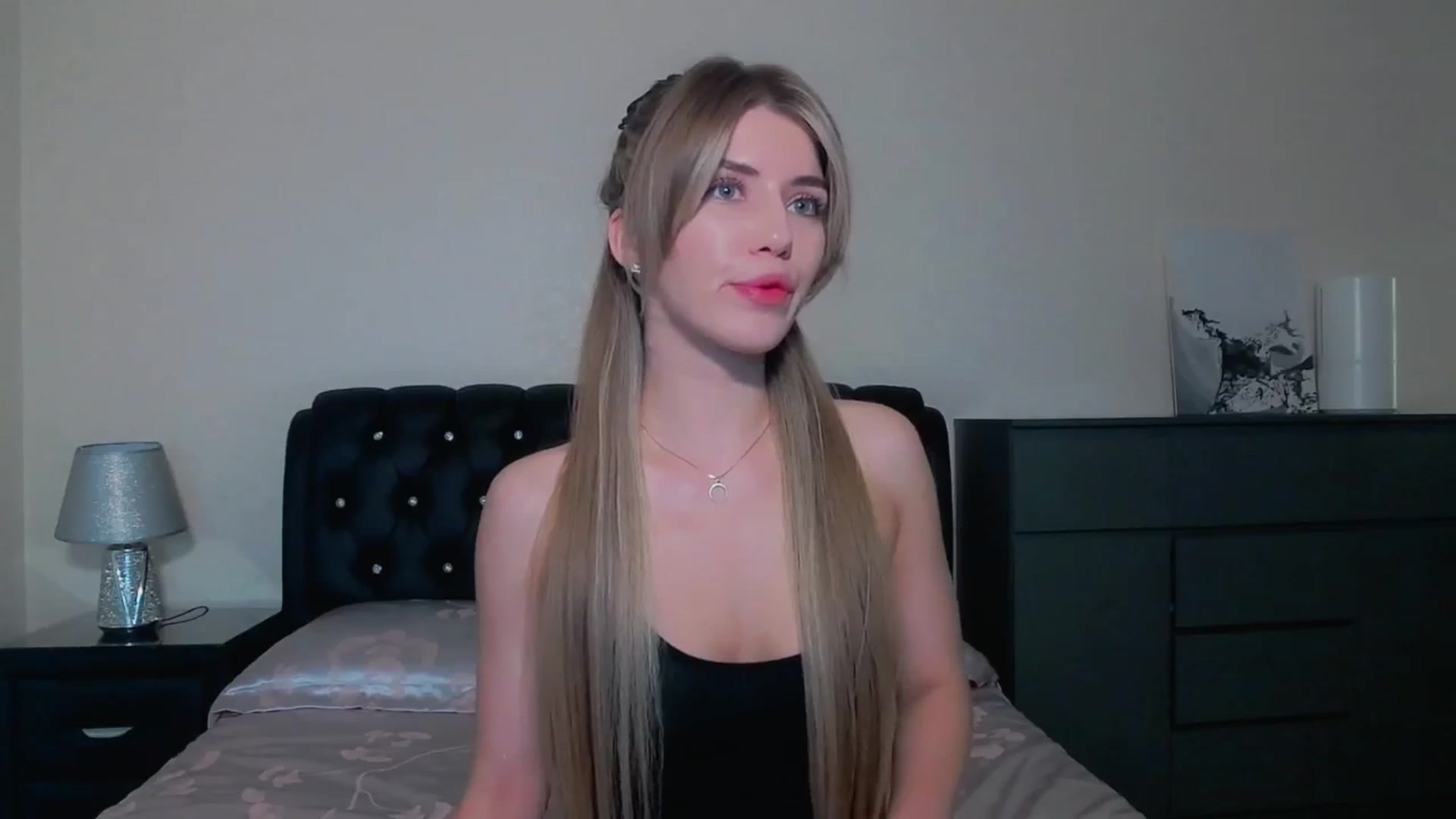 Gallery image thumbnail from KilianSou's myfreecams stream on, 05/27/2025, 10:55 image 8 of 20