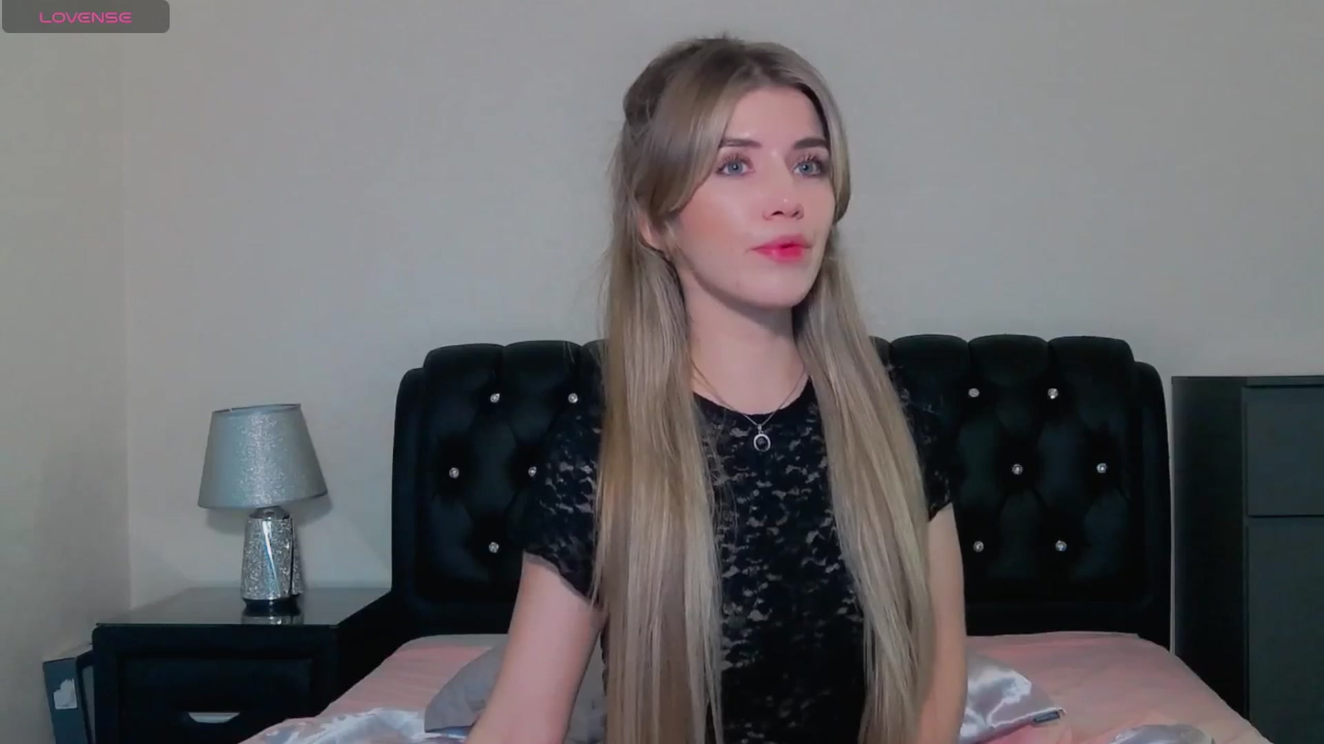 Gallery image thumbnail from KilianSou's myfreecams stream on, 06/03/2025, 03:06 image 16 of 20
