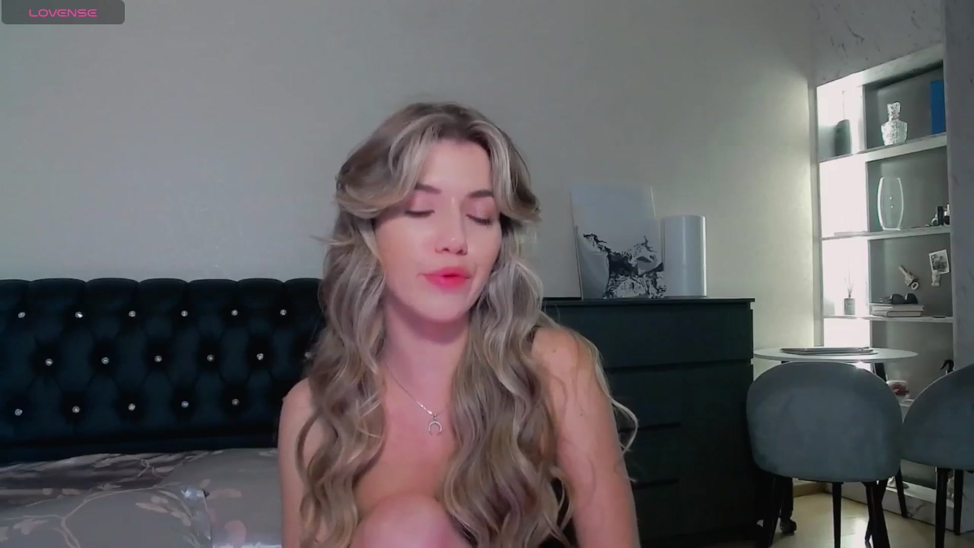Gallery image thumbnail from KilianSou's myfreecams stream on, 06/05/2025, 07:10 image 16 of 20