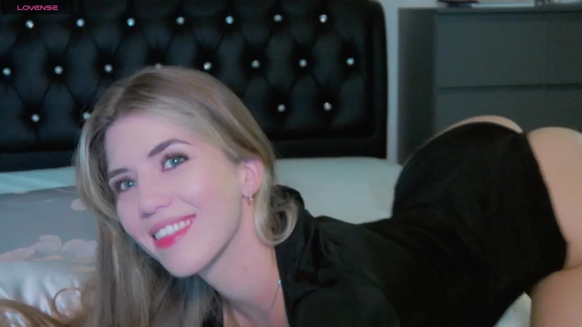 Gallery image thumbnail from KilianSou's myfreecams stream on, 06/09/2025, 03:08 image 7 of 20