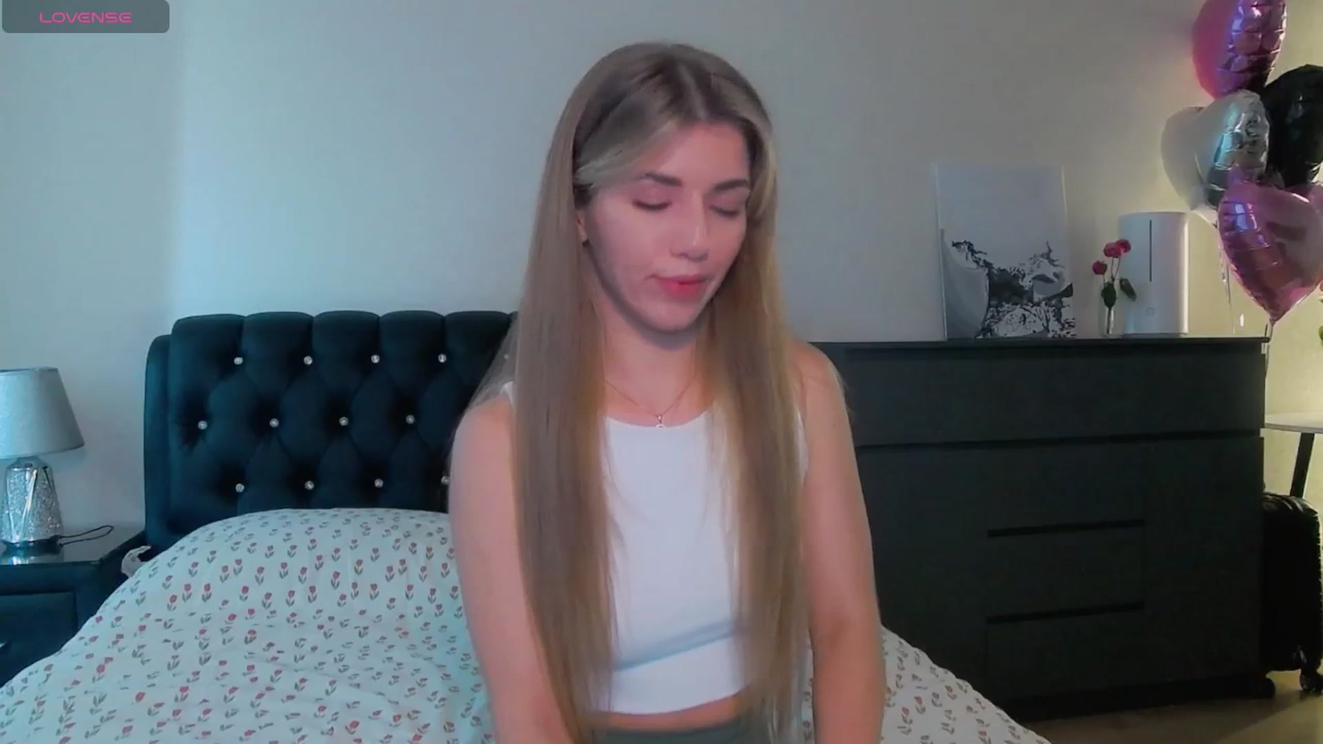 Gallery image thumbnail from KilianSou's myfreecams stream on, 06/10/2025, 03:50 image 12 of 20
