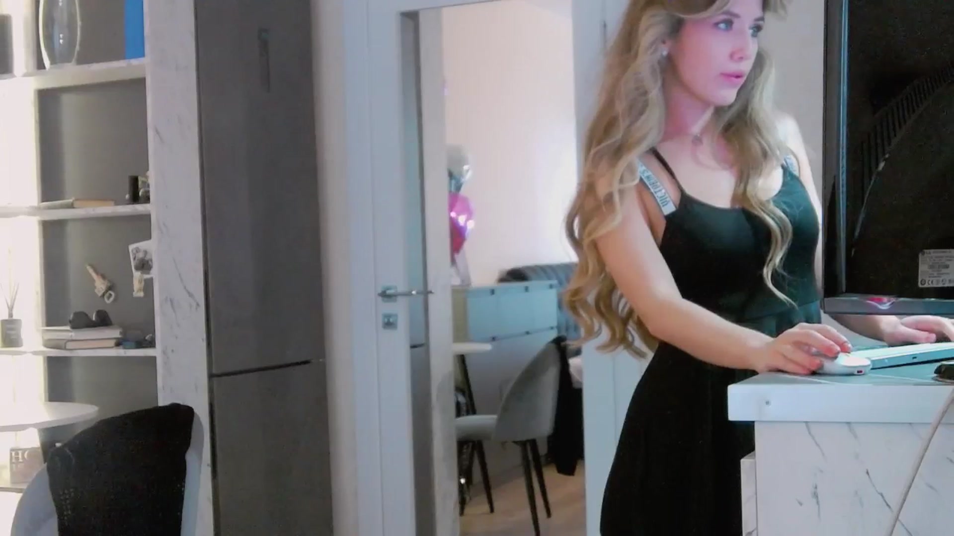 Gallery image thumbnail from KilianSou's myfreecams stream on, 06/16/2025, 06:35 image 15 of 20