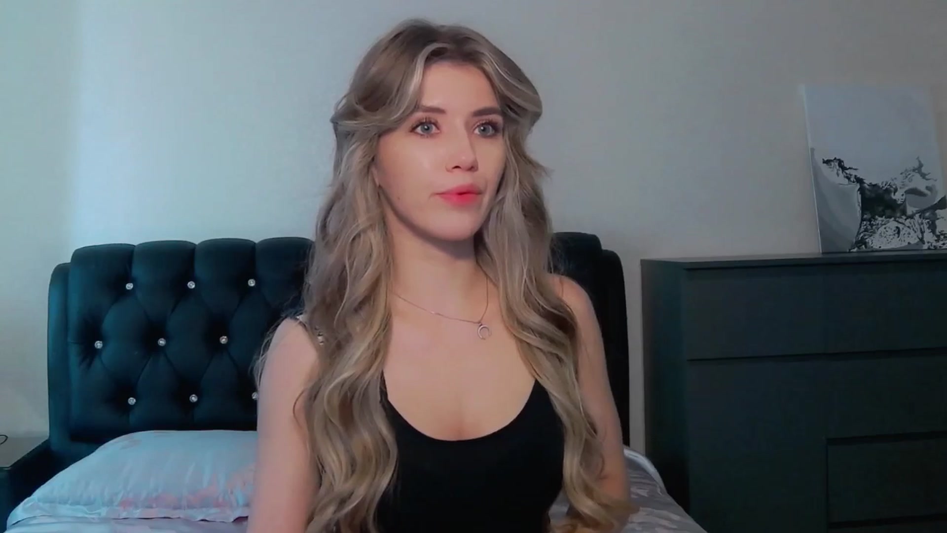 Gallery image thumbnail from KilianSou's myfreecams stream on, 06/16/2025, 06:35 image 11 of 20