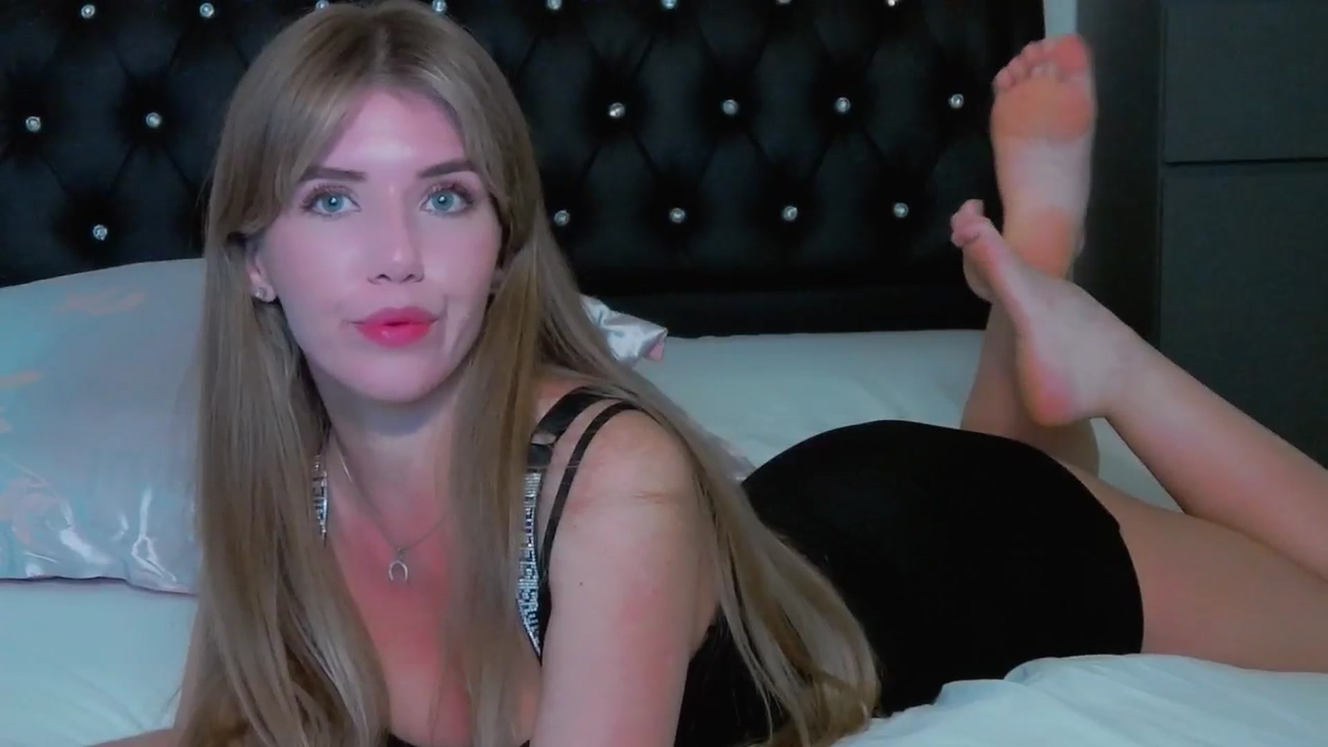 Gallery image thumbnail from KilianSou's myfreecams stream on, 06/24/2025, 03:30 image 10 of 20