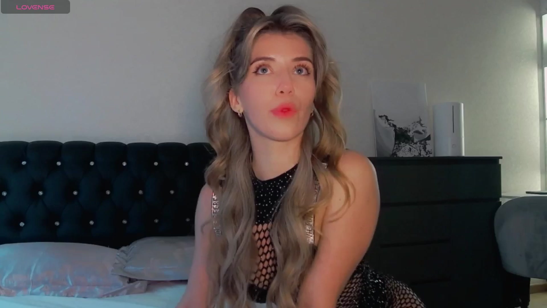 Gallery image thumbnail from KilianSou's myfreecams stream on, 06/25/2025, 05:18 image 16 of 20