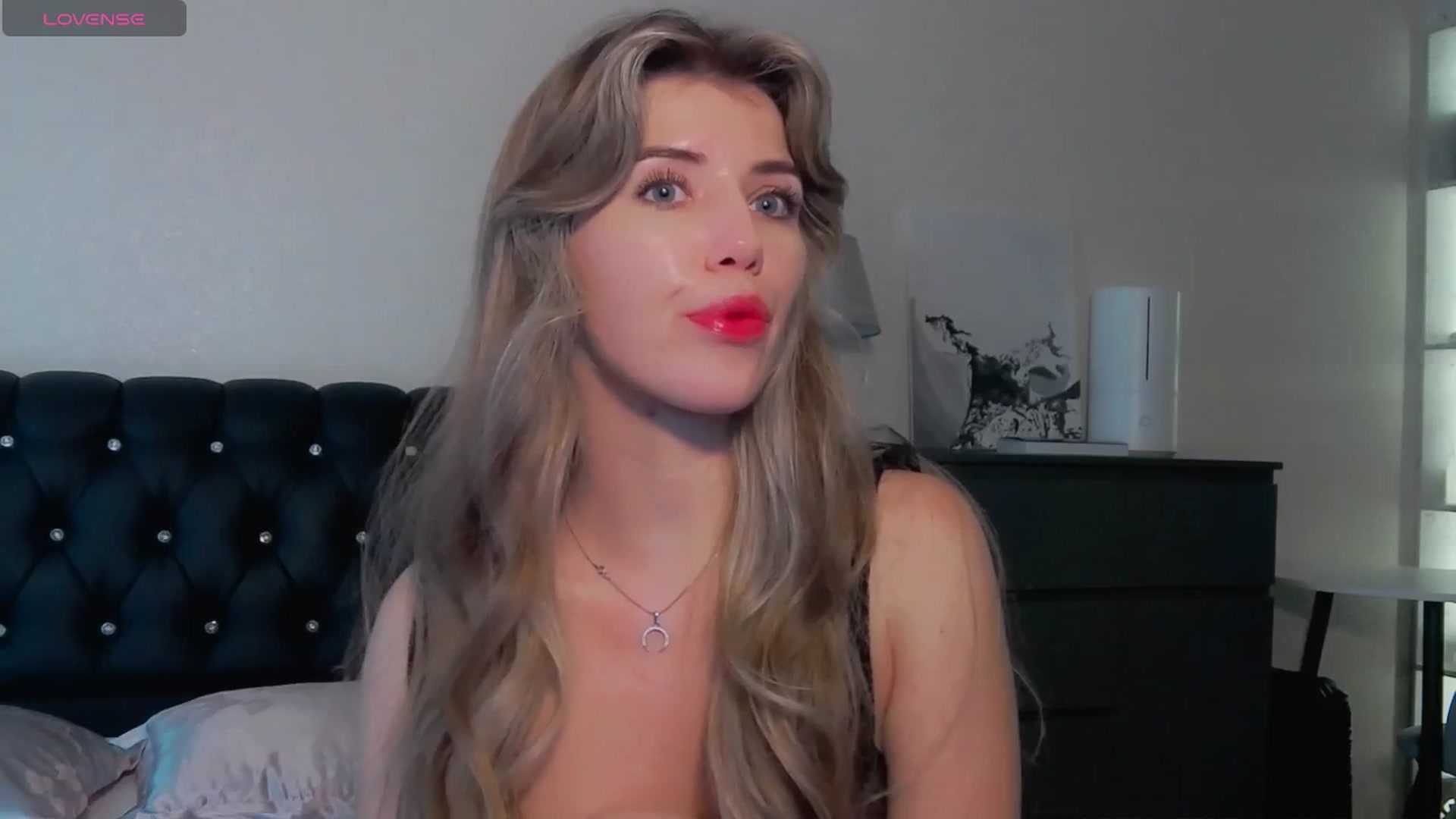 Gallery image thumbnail from KilianSou's myfreecams stream on, 07/07/2025, 04:53 image 4 of 20