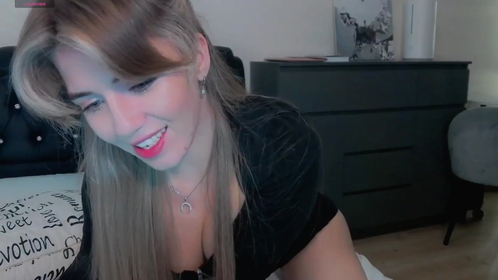 Gallery image thumbnail from KilianSou's myfreecams stream on, 09/01/2025, 02:58 image 14 of 20