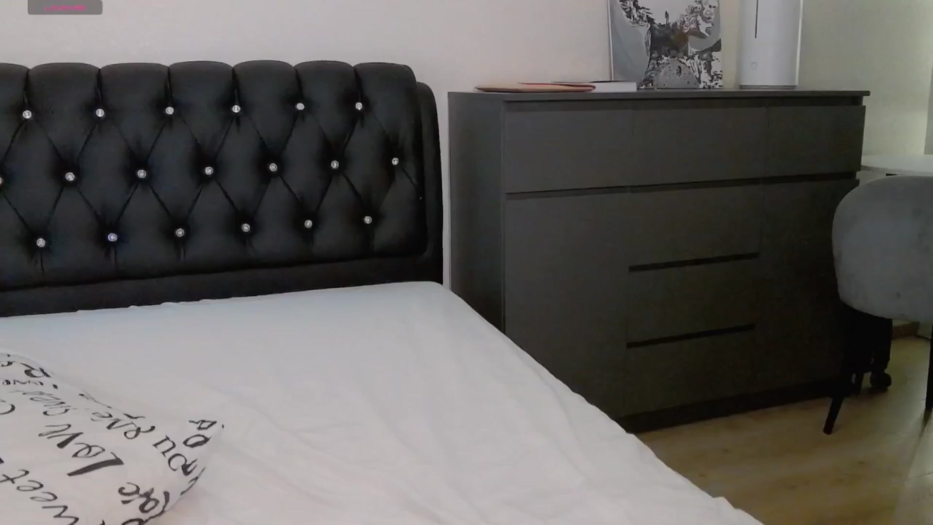 Gallery image thumbnail from KilianSou's myfreecams stream on, 09/01/2025, 04:58 image 10 of 20