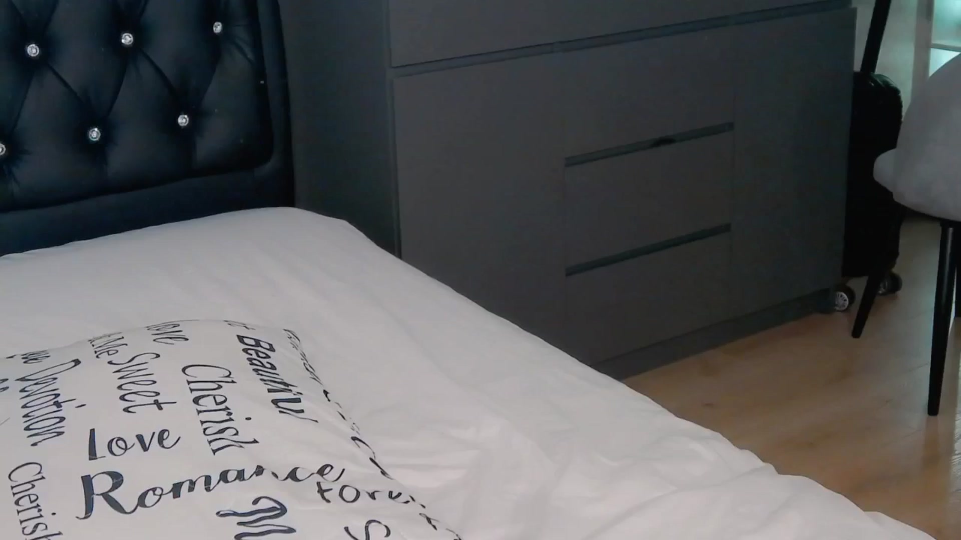 Gallery image thumbnail from KilianSou's myfreecams stream on, 09/03/2025, 05:44 image 14 of 20