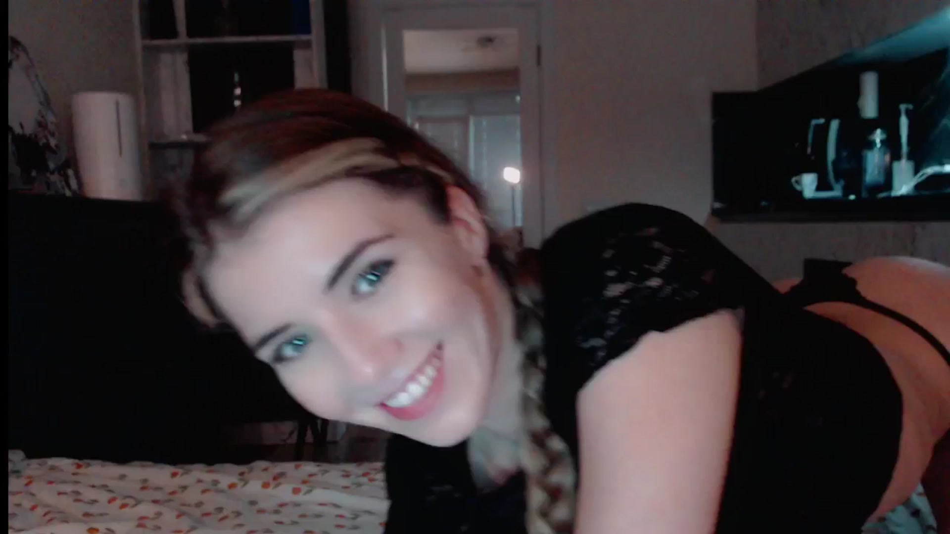 Gallery image thumbnail from KilianSou's myfreecams stream on, 09/24/2025, 06:24 image 12 of 20
