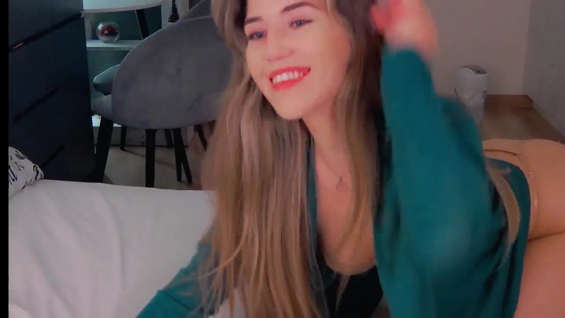 Gallery image thumbnail from KilianSou's myfreecams stream on, 10/06/2025, 03:24 image 3 of 20