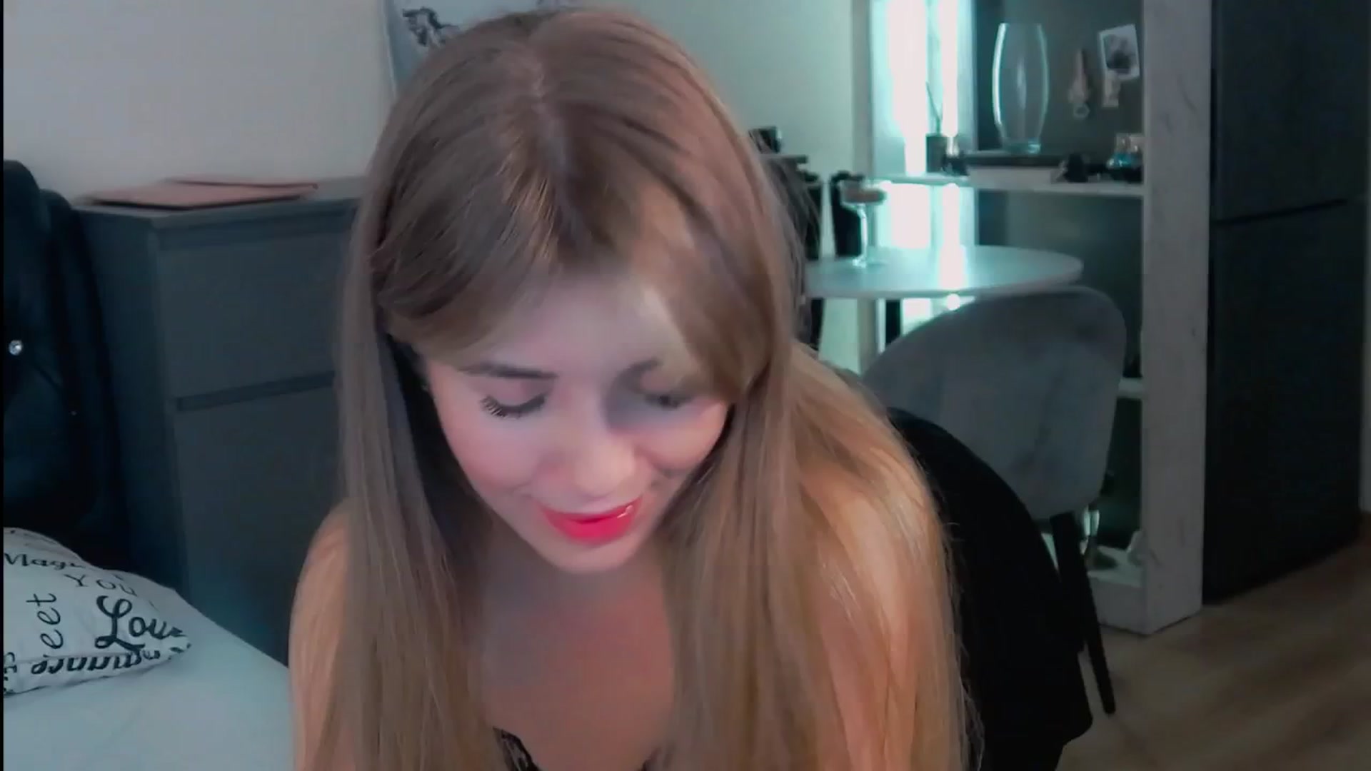 Gallery image thumbnail from KilianSou's myfreecams stream on, 10/20/2025, 04:50 image 9 of 20