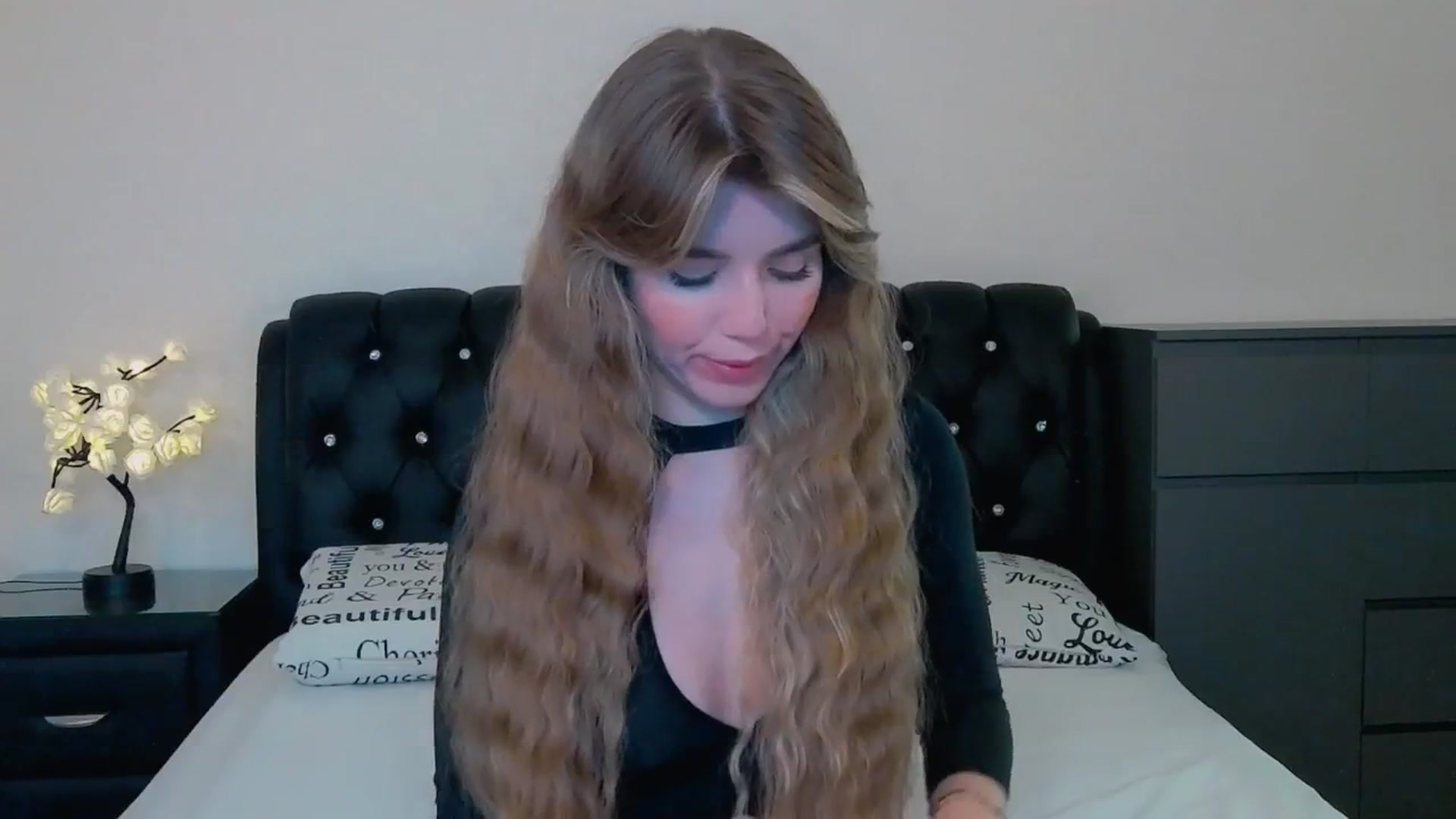 Gallery image thumbnail from KilianSou's myfreecams stream on, 11/17/2025, 03:49 image 3 of 20