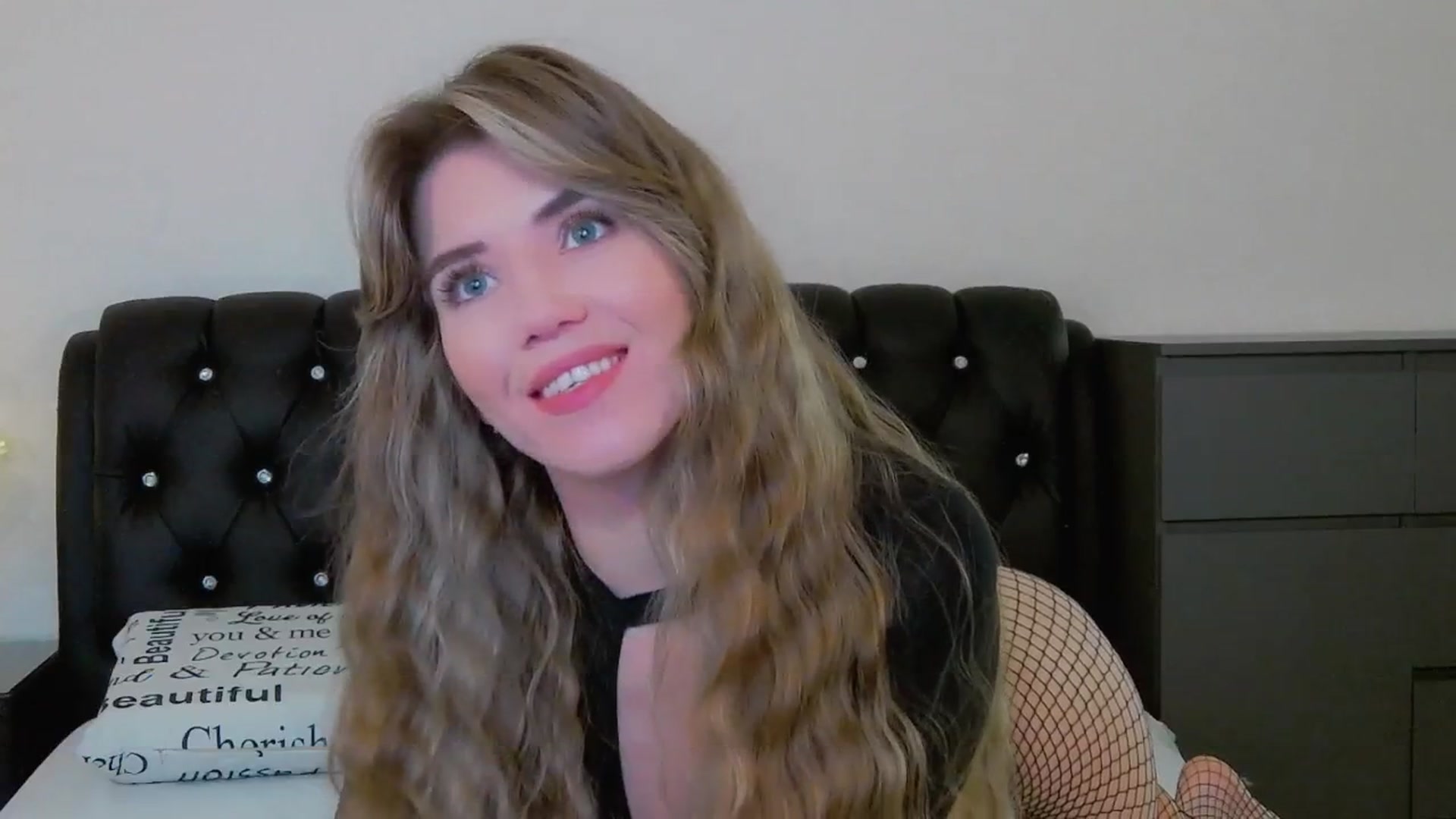 Gallery image thumbnail from KilianSou's myfreecams stream on, 11/17/2025, 03:49 image 11 of 20
