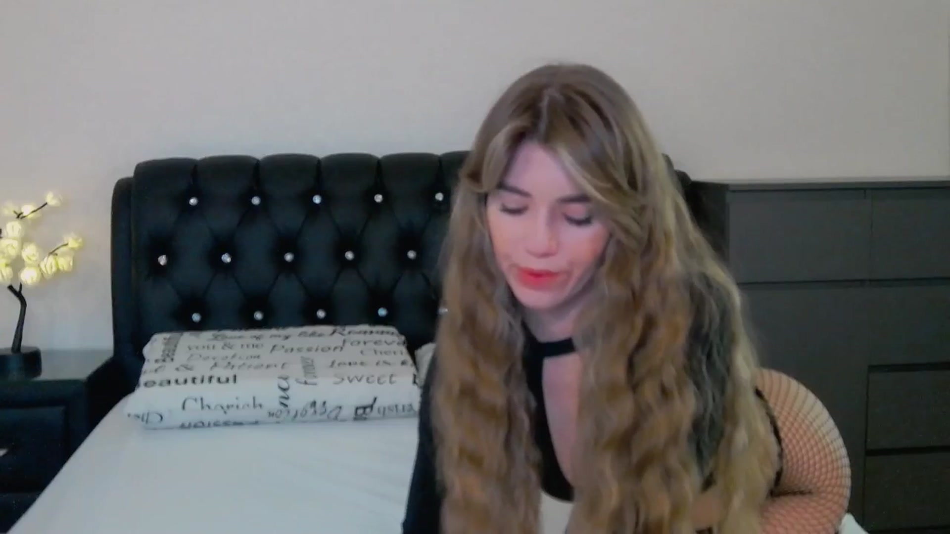 Gallery image thumbnail from KilianSou's myfreecams stream on, 11/17/2025, 03:49 image 16 of 20