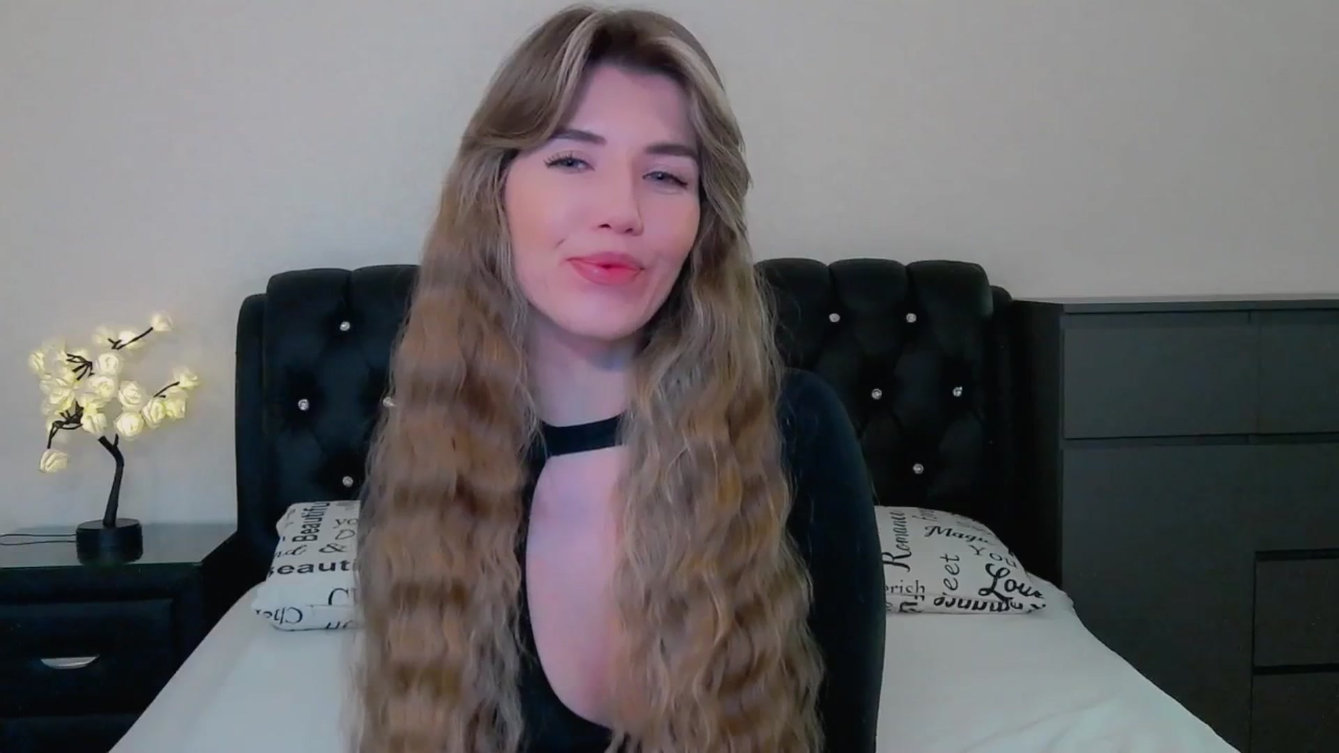 Gallery image thumbnail from KilianSou's myfreecams stream on, 11/17/2025, 03:49 image 5 of 20