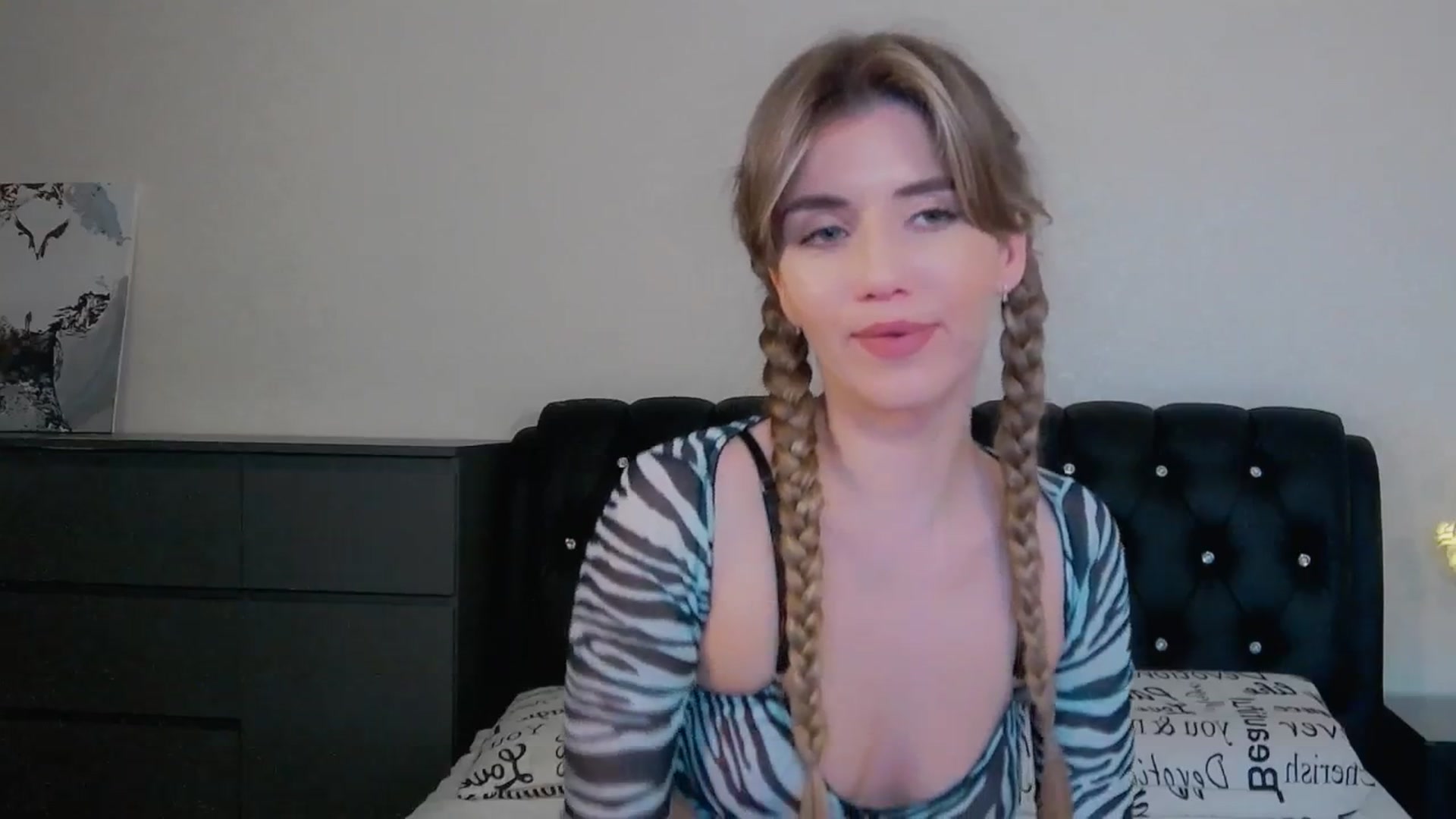 Gallery image thumbnail from KilianSou's myfreecams stream on, 11/18/2025, 03:29 image 6 of 20