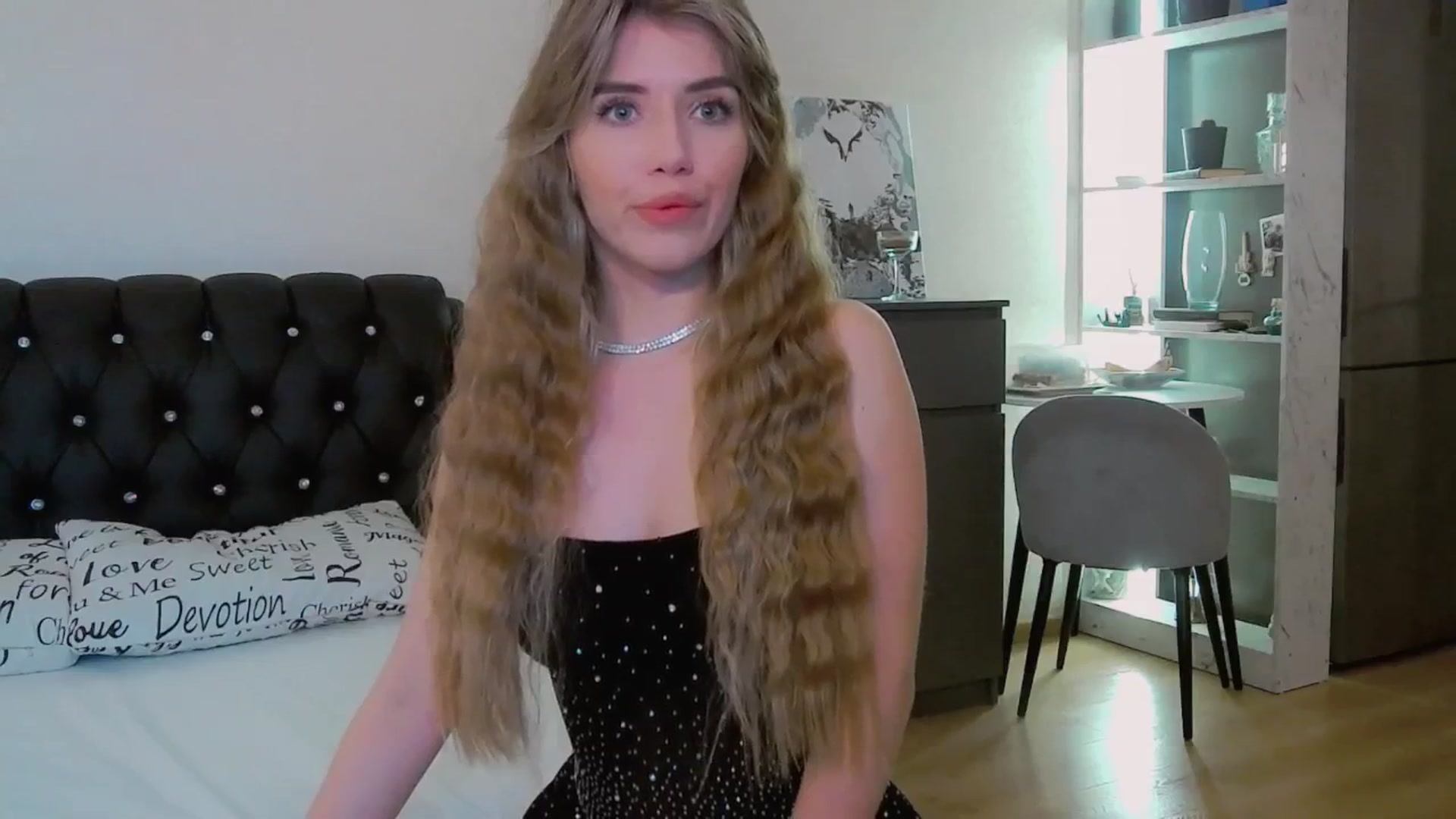 Gallery image thumbnail from KilianSou's myfreecams stream on, 11/19/2025, 03:49 image 10 of 20