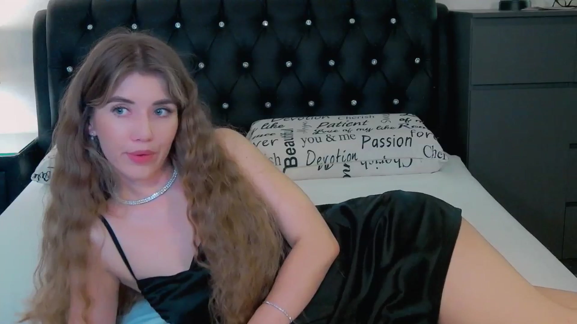 Gallery image thumbnail from KilianSou's myfreecams stream on, 11/24/2025, 06:49 image 6 of 20