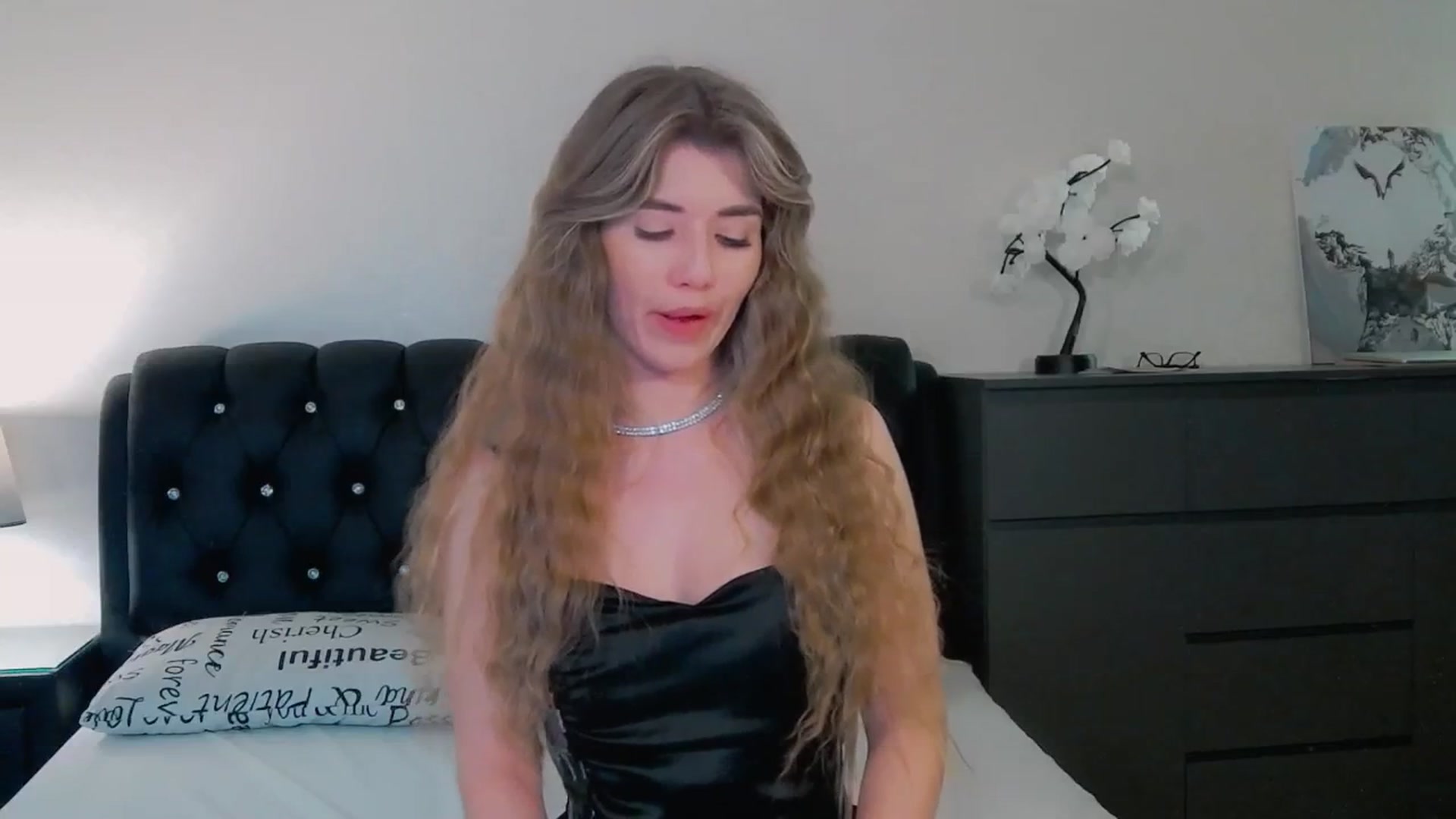 Gallery image thumbnail from KilianSou's myfreecams stream on, 11/24/2025, 06:49 image 9 of 20