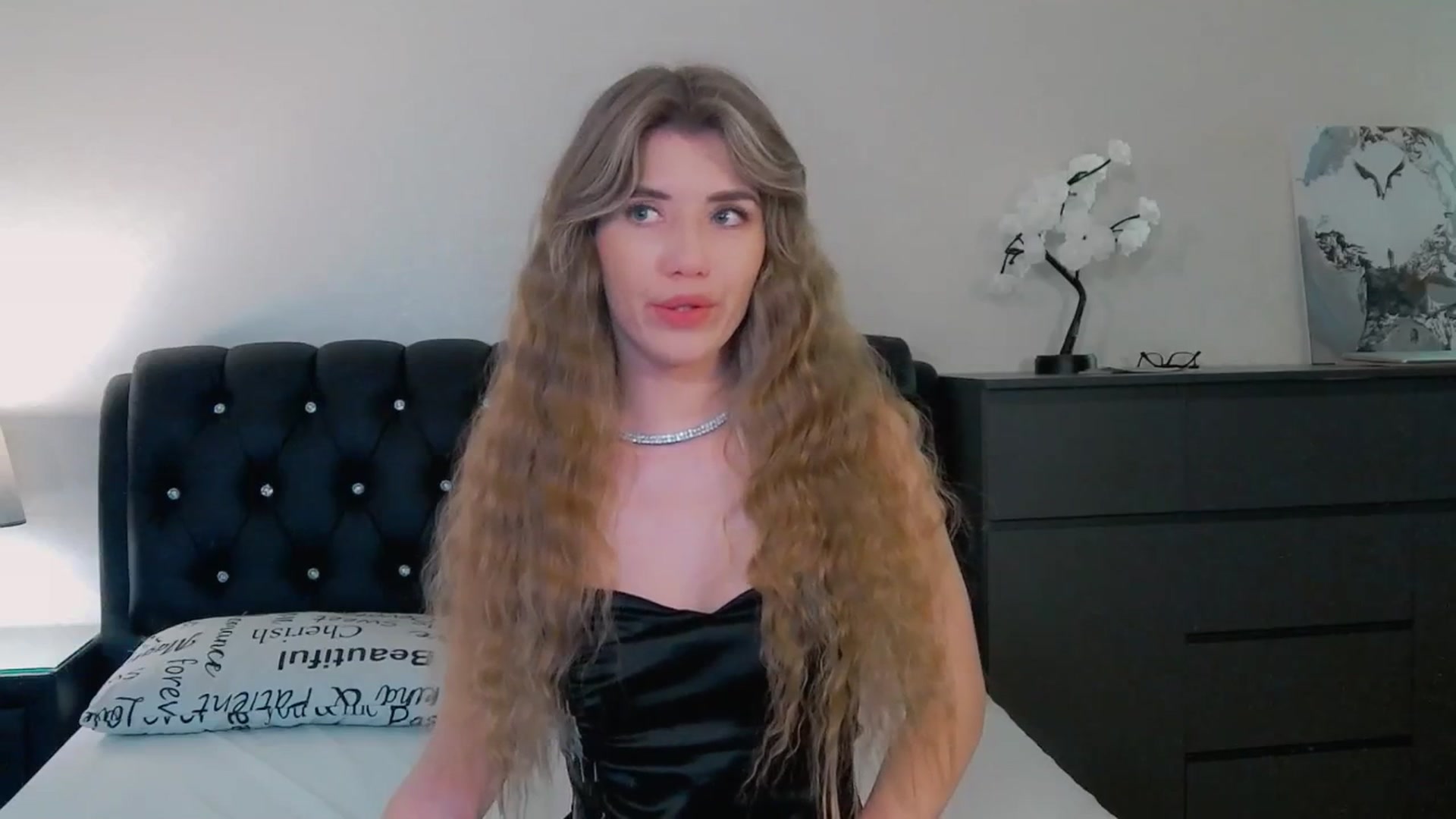 Gallery image thumbnail from KilianSou's myfreecams stream on, 11/24/2025, 06:49 image 10 of 20