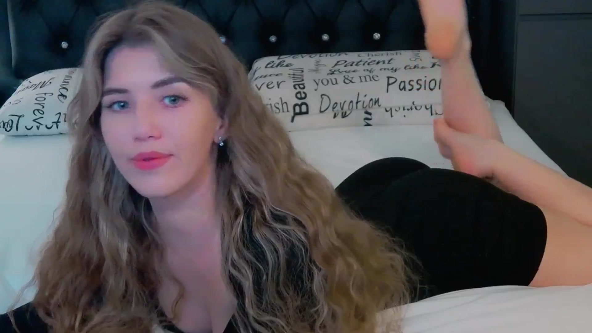 Gallery image thumbnail from KilianSou's myfreecams stream on, 11/24/2025, 06:49 image 19 of 20